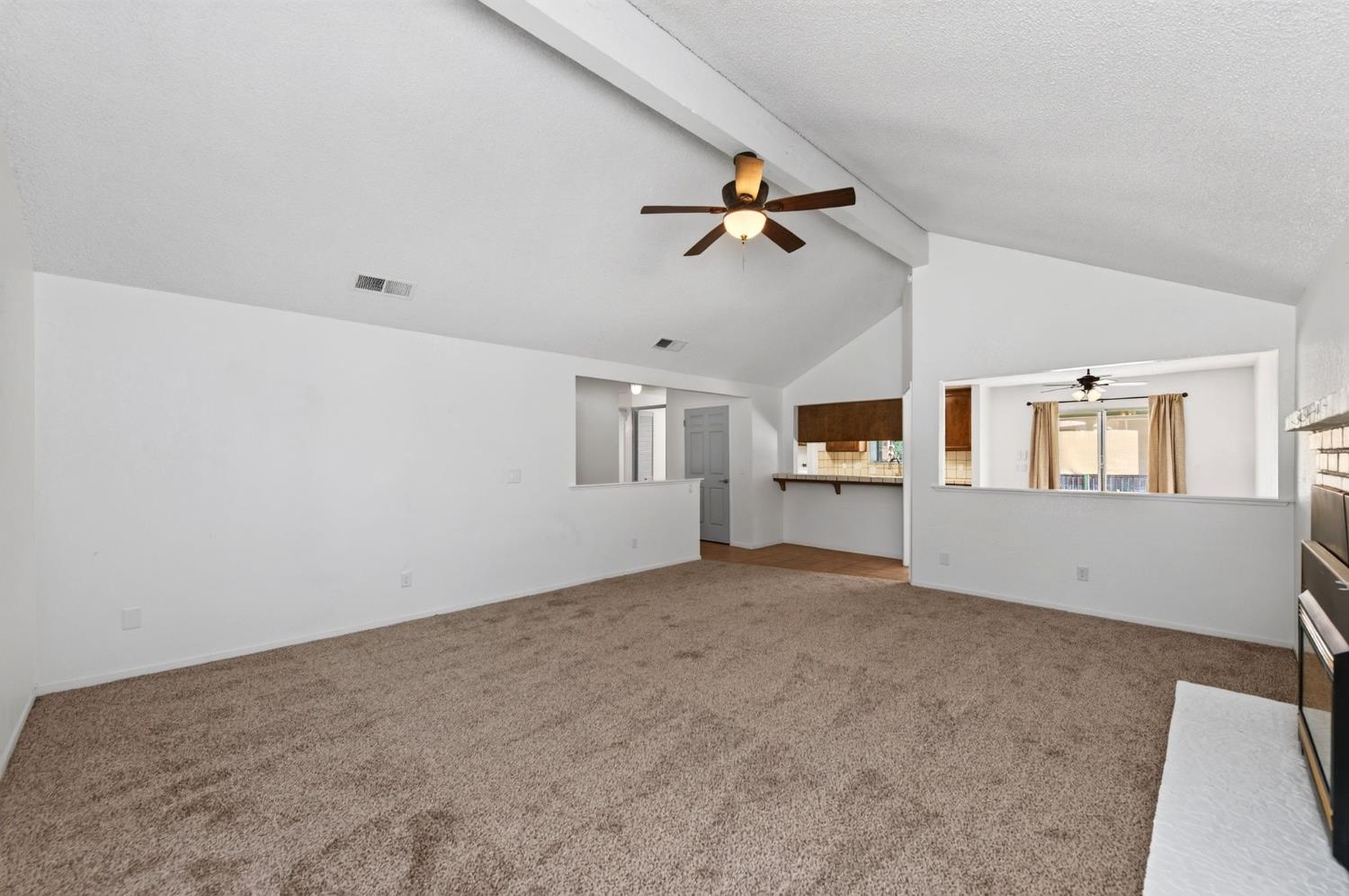 6662 N Brunswick Ave, Fresno, CA 93722
