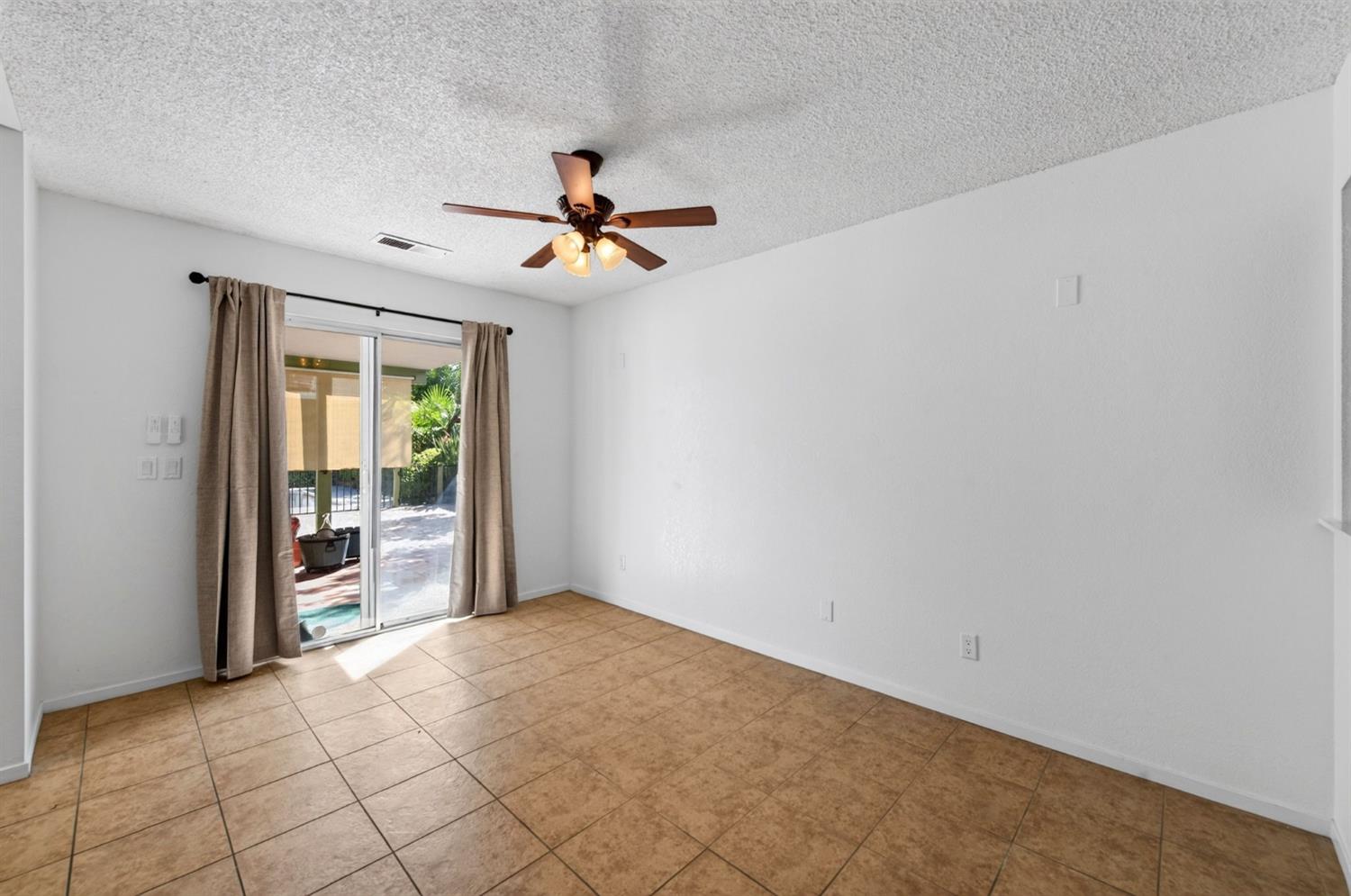 6662 N Brunswick Ave, Fresno, CA 93722