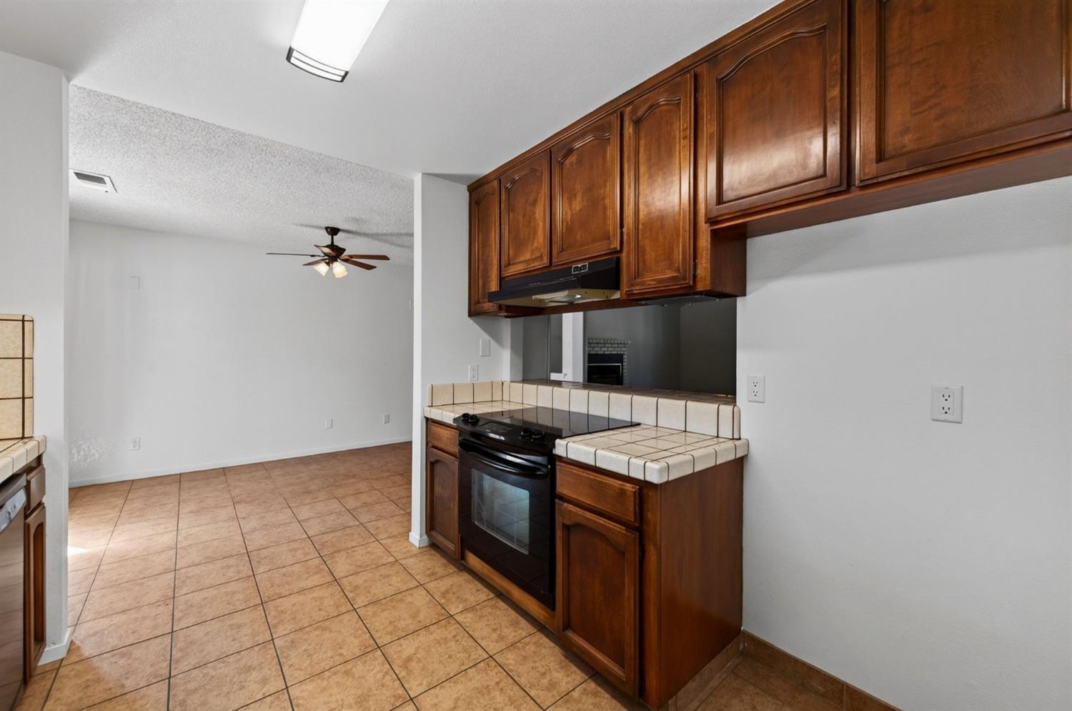 6662 N Brunswick Ave, Fresno, CA 93722