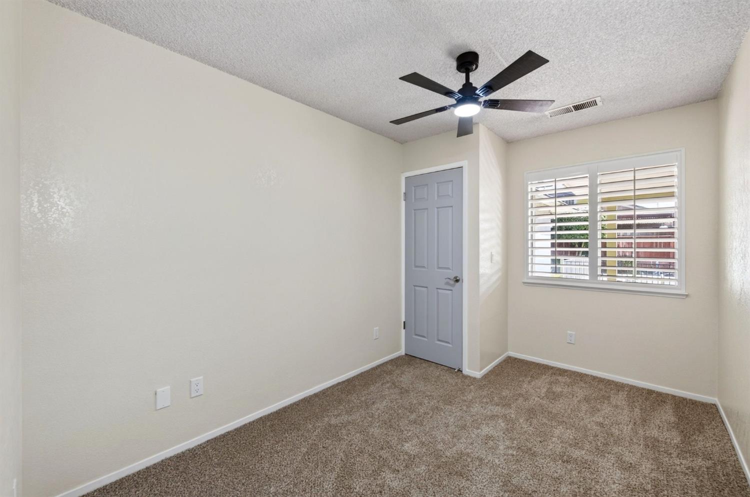 6662 N Brunswick Ave, Fresno, CA 93722