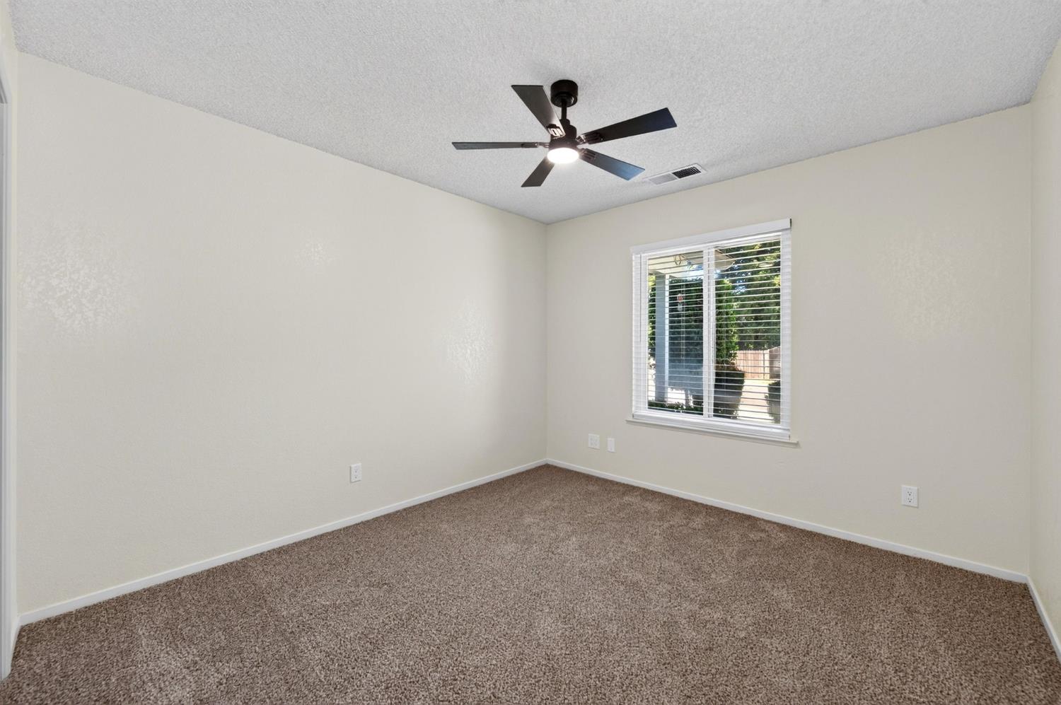 6662 N Brunswick Ave, Fresno, CA 93722