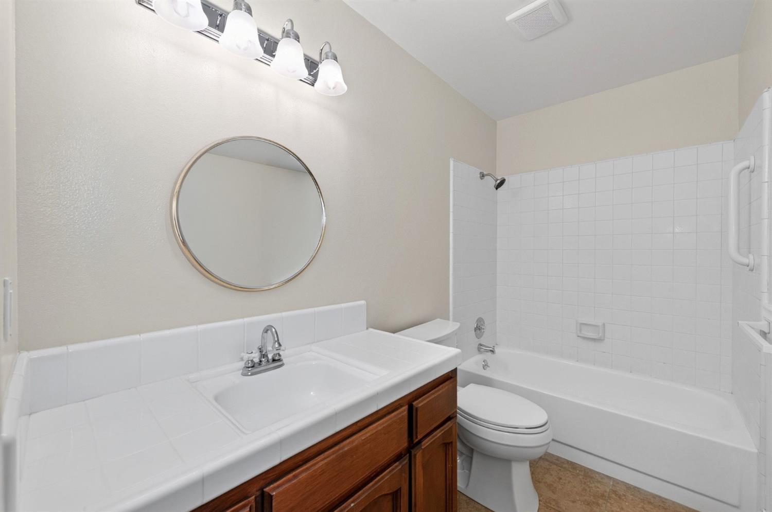 6662 N Brunswick Ave, Fresno, CA 93722