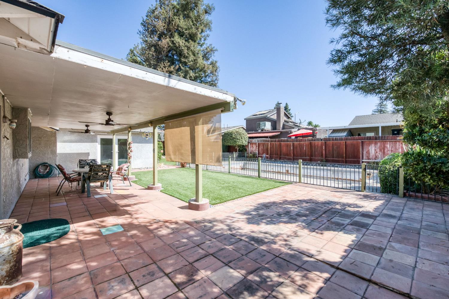 6662 N Brunswick Ave, Fresno, CA 93722