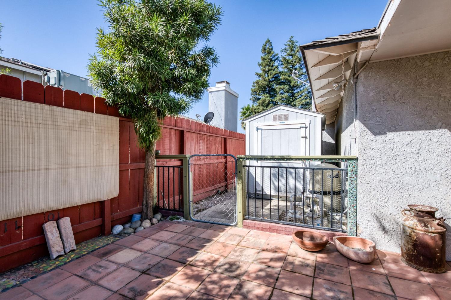 6662 N Brunswick Ave, Fresno, CA 93722