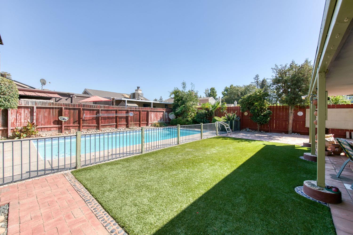 6662 N Brunswick Ave, Fresno, CA 93722