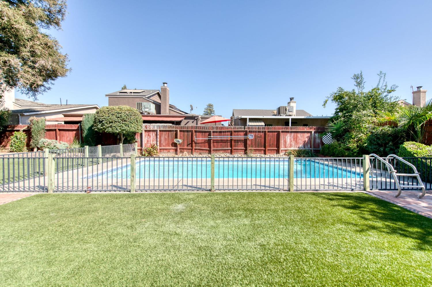 6662 N Brunswick Ave, Fresno, CA 93722