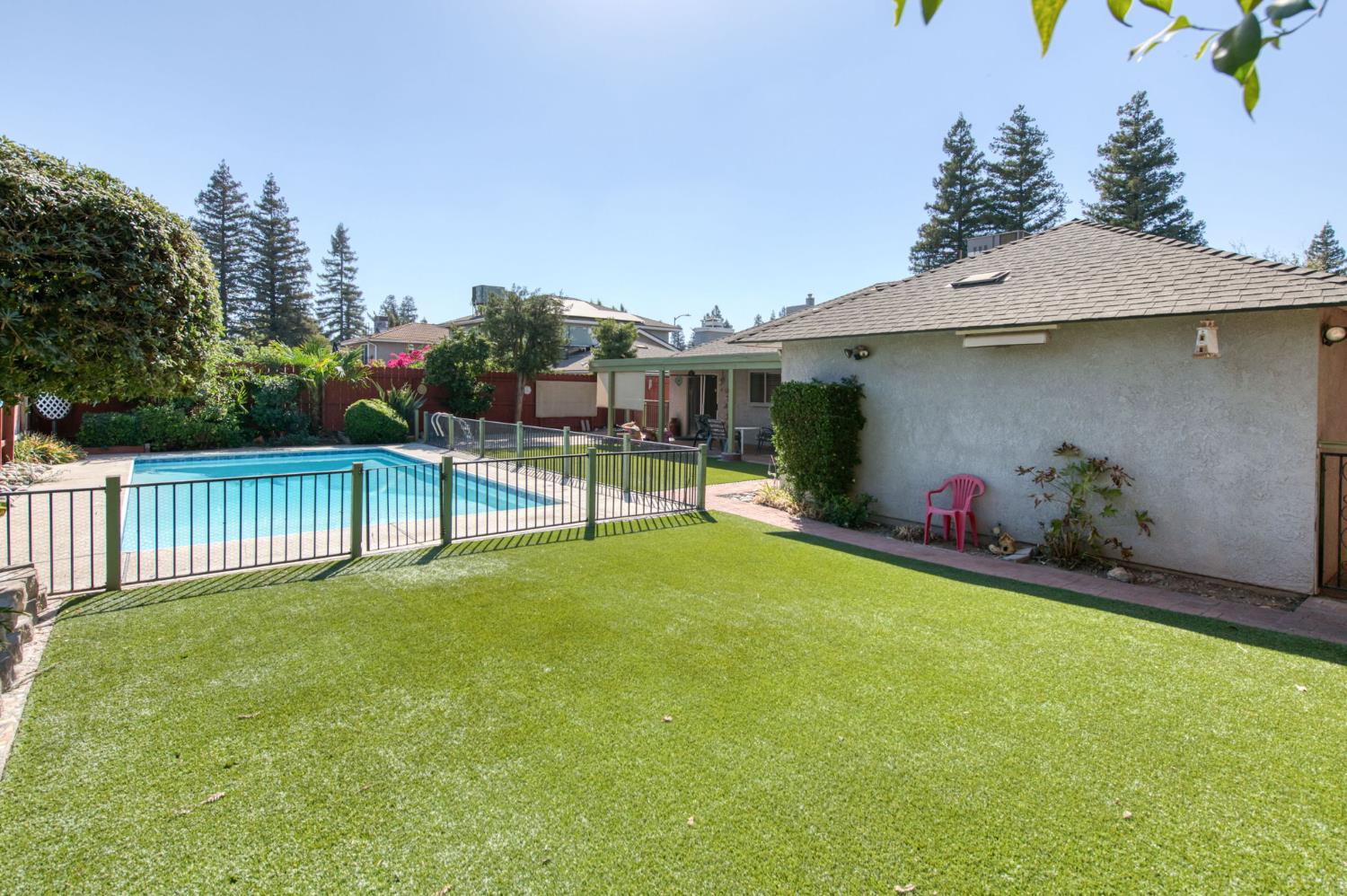 6662 N Brunswick Ave, Fresno, CA 93722