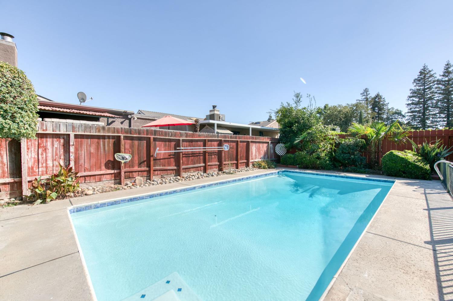 6662 N Brunswick Ave, Fresno, CA 93722