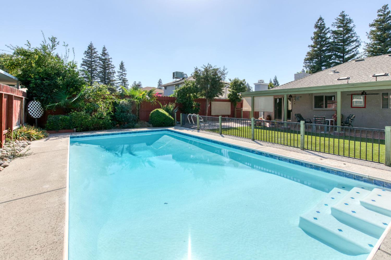6662 N Brunswick Ave, Fresno, CA 93722