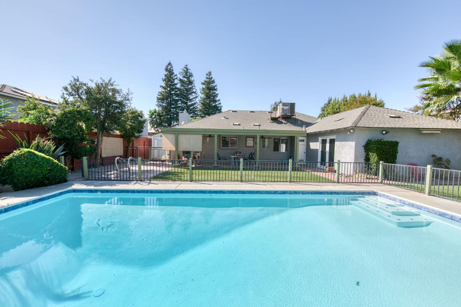 6662 N Brunswick Ave, Fresno, CA 93722