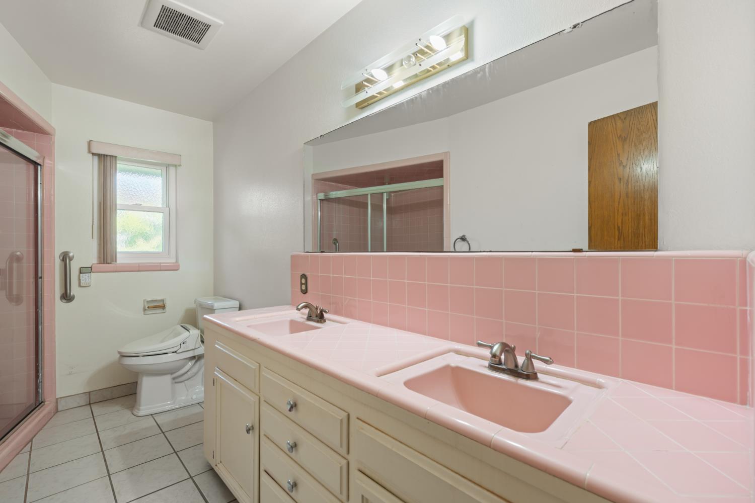 1512 W San Jose, Fresno, CA 93711