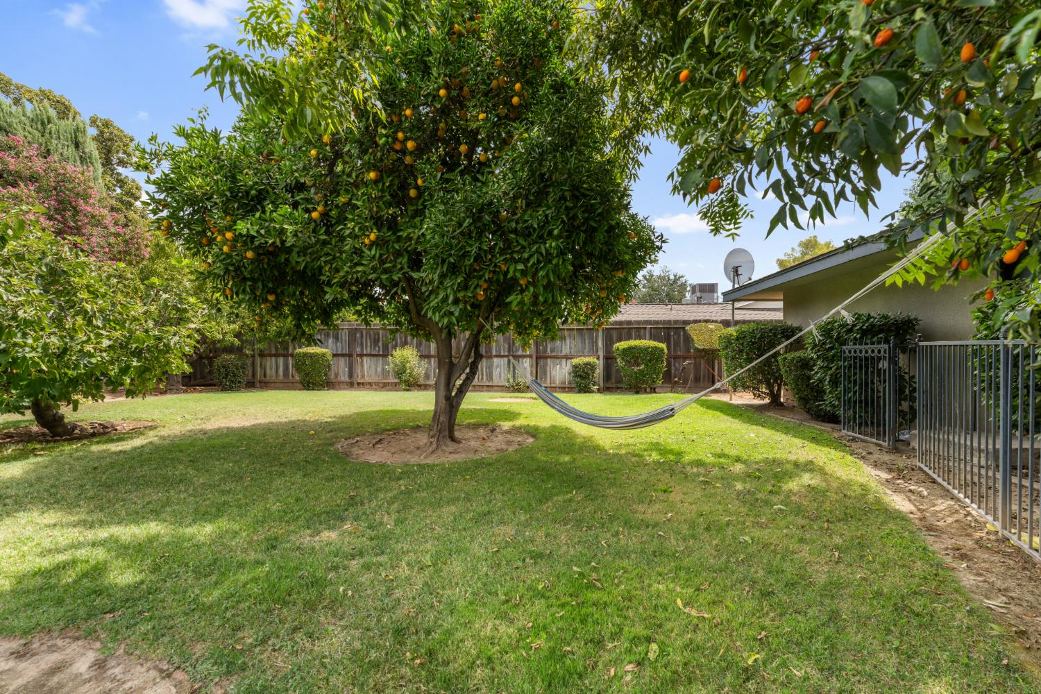 1512 W San Jose, Fresno, CA 93711