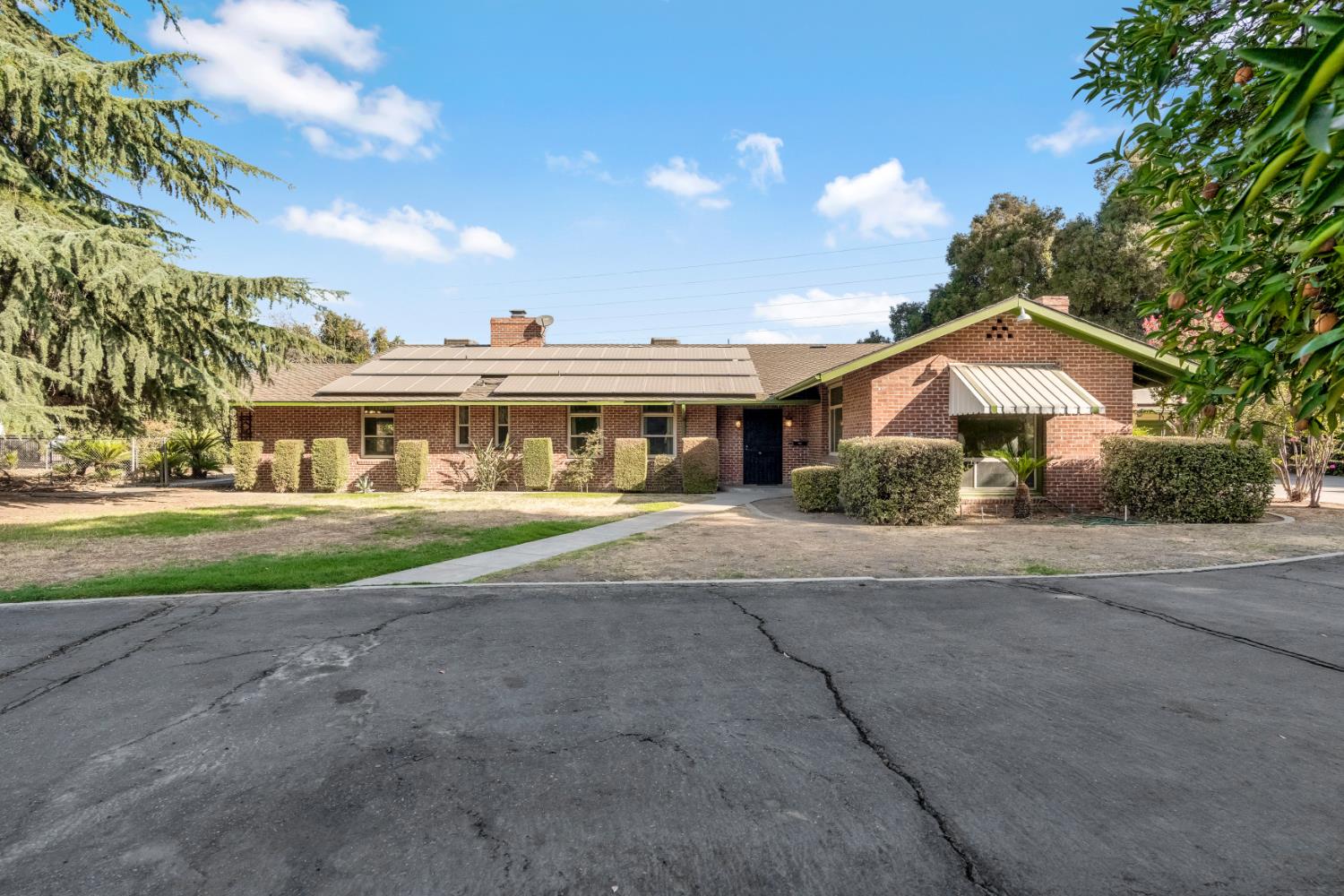 5309 E White Ave, Fresno, CA 93727