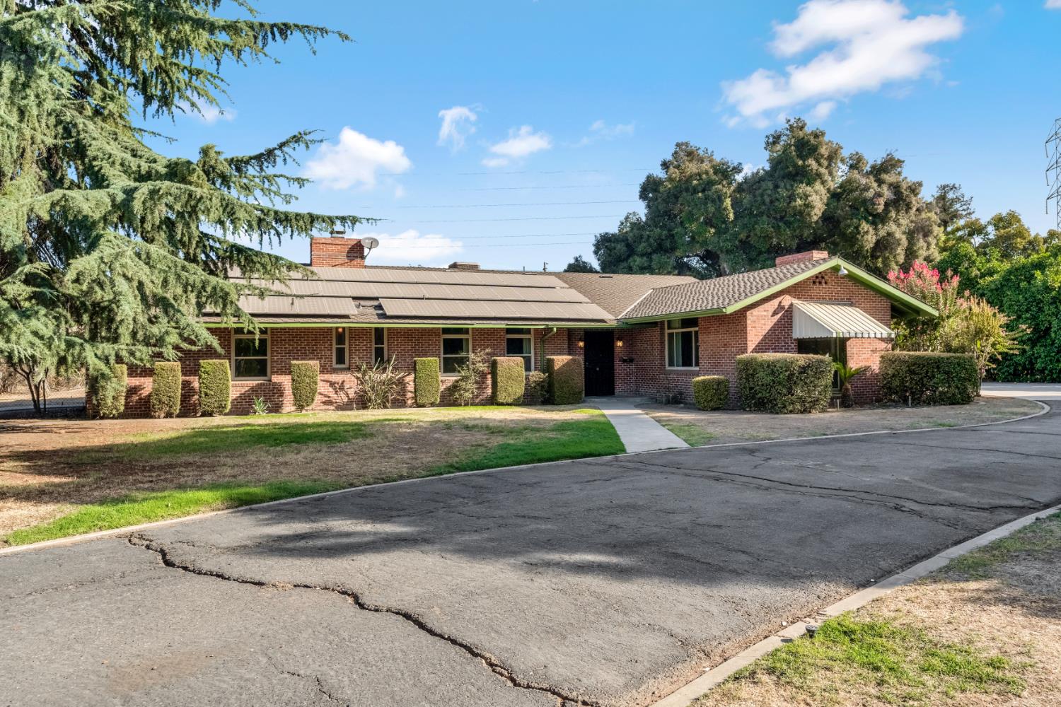 5309 E White Ave, Fresno, CA 93727