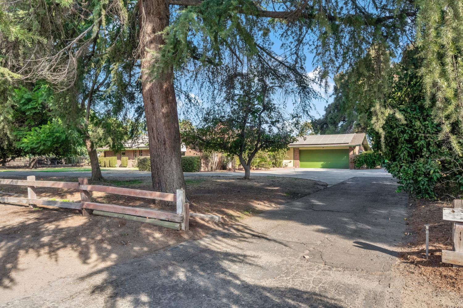 5309 E White Ave, Fresno, CA 93727