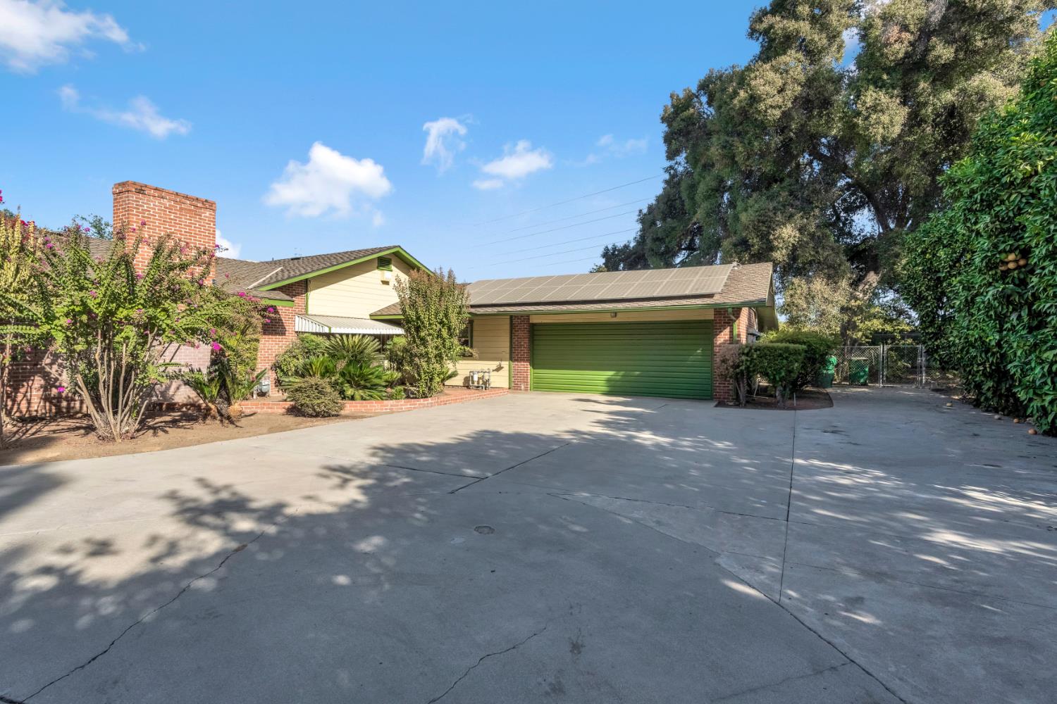 5309 E White Ave, Fresno, CA 93727