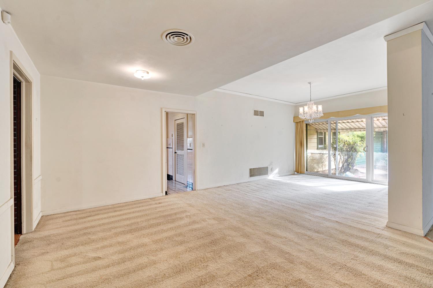 5309 E White Ave, Fresno, CA 93727