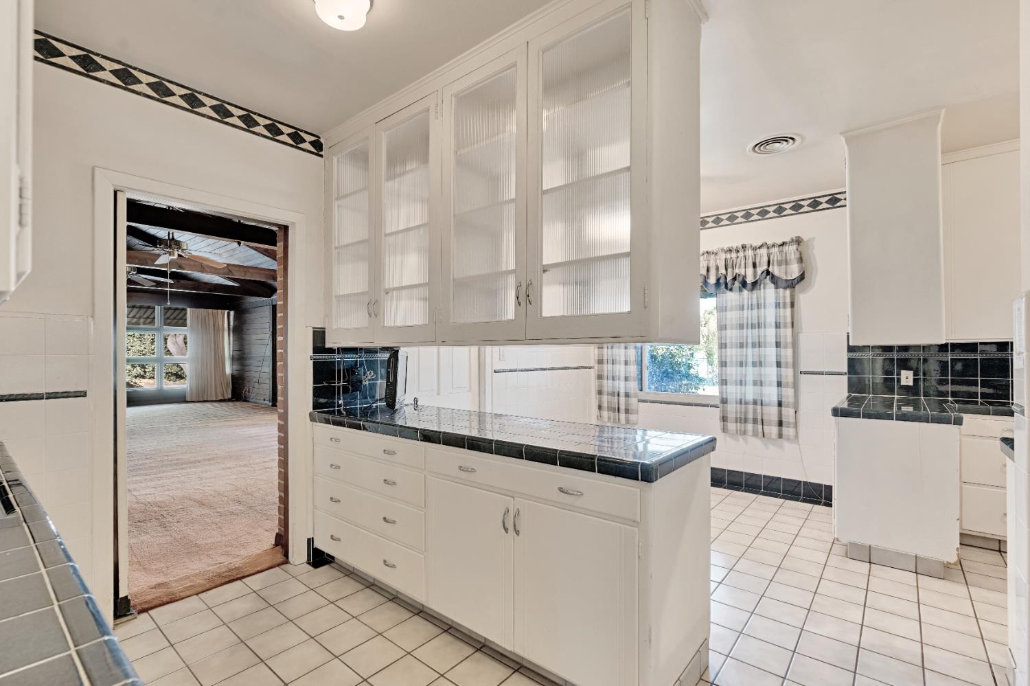 5309 E White Ave, Fresno, CA 93727