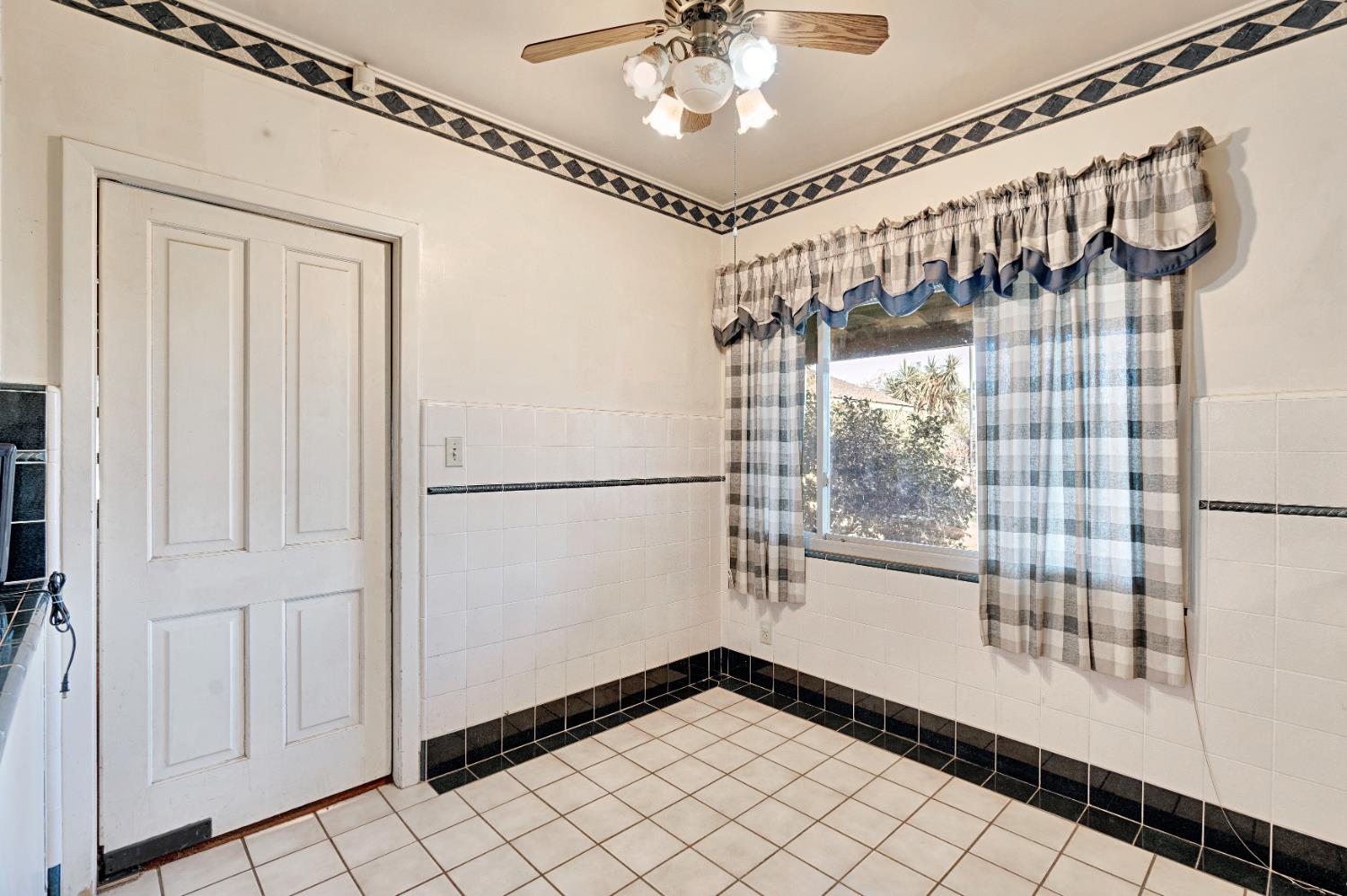5309 E White Ave, Fresno, CA 93727