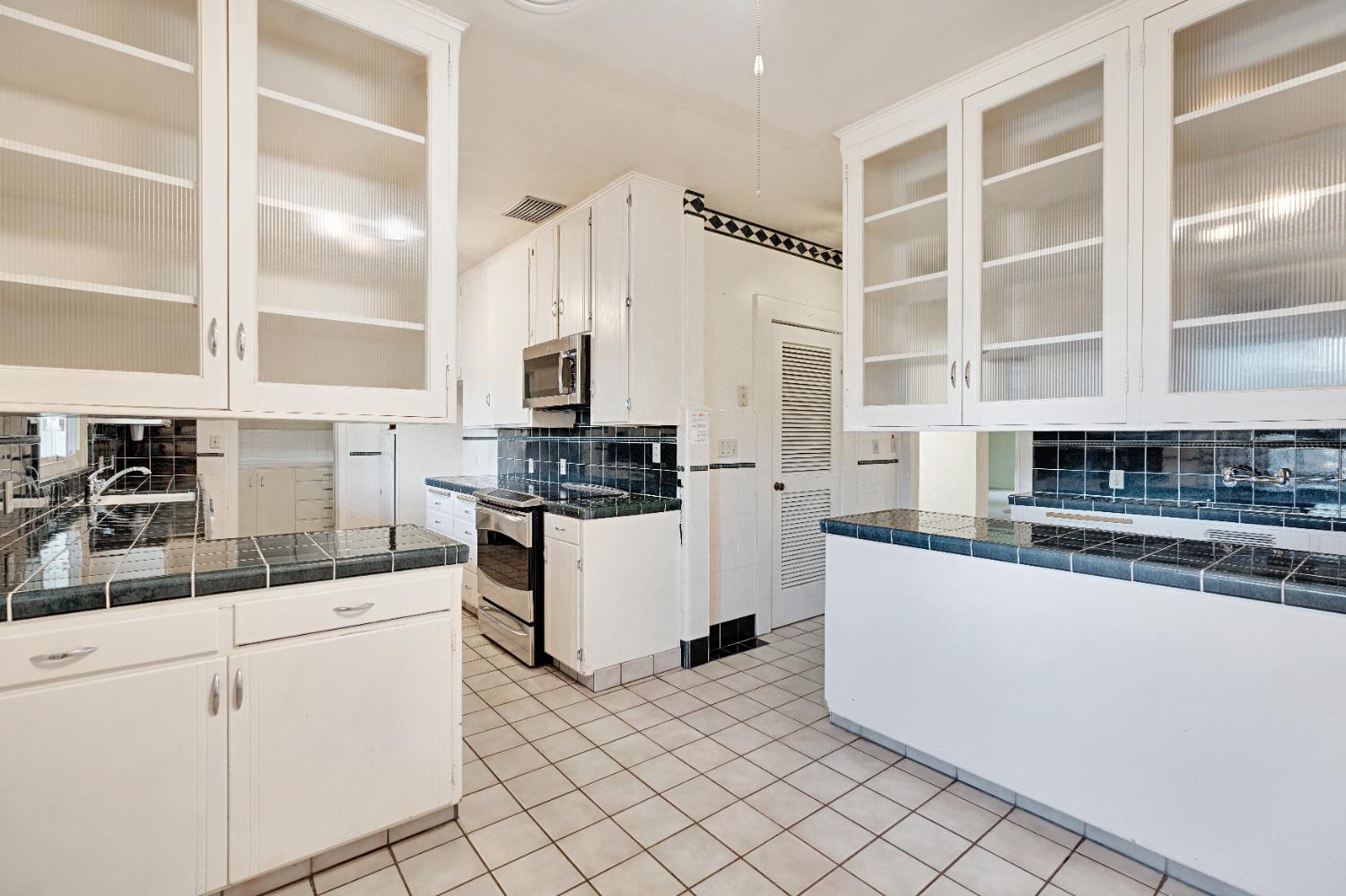 5309 E White Ave, Fresno, CA 93727