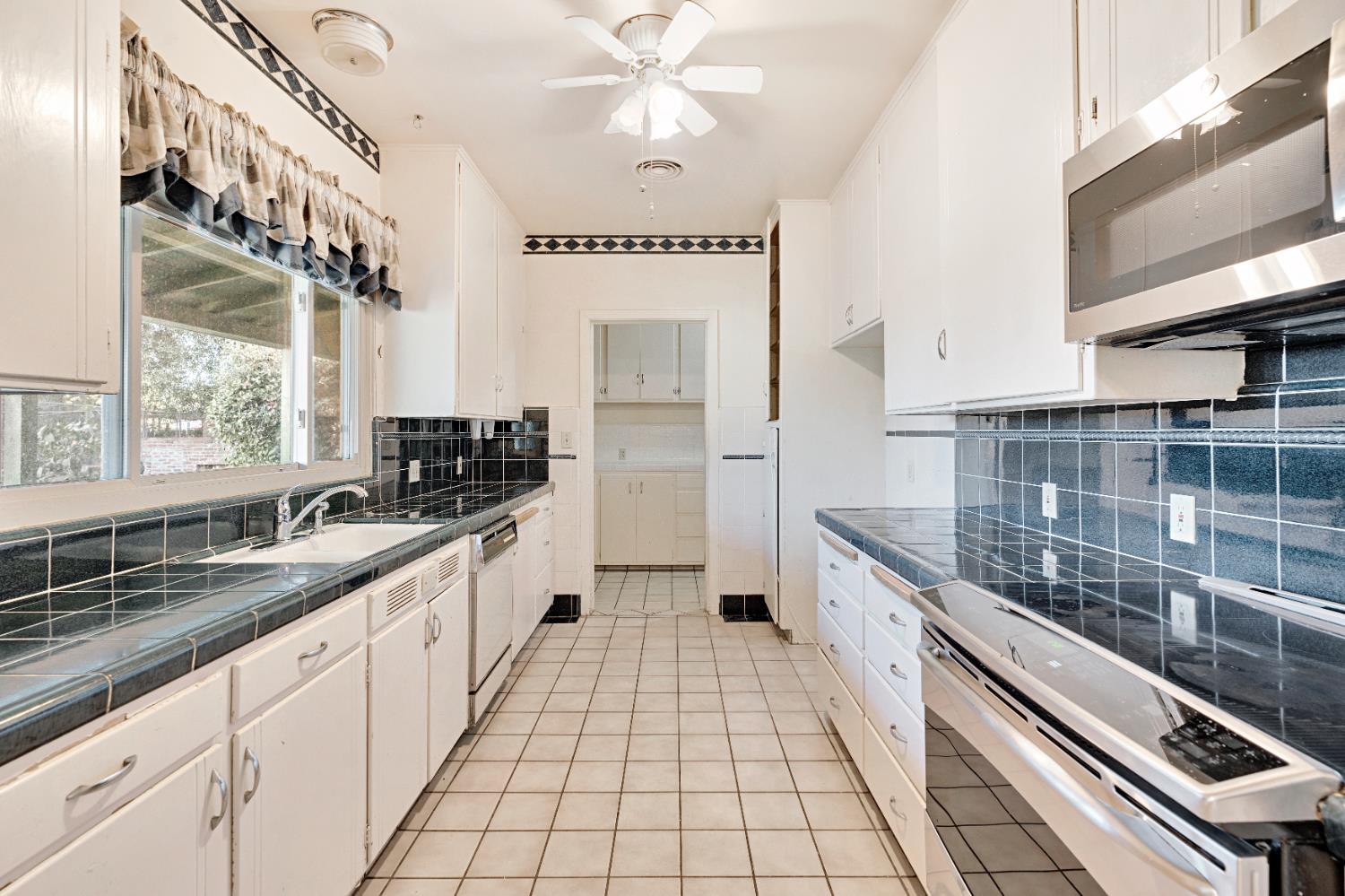 5309 E White Ave, Fresno, CA 93727
