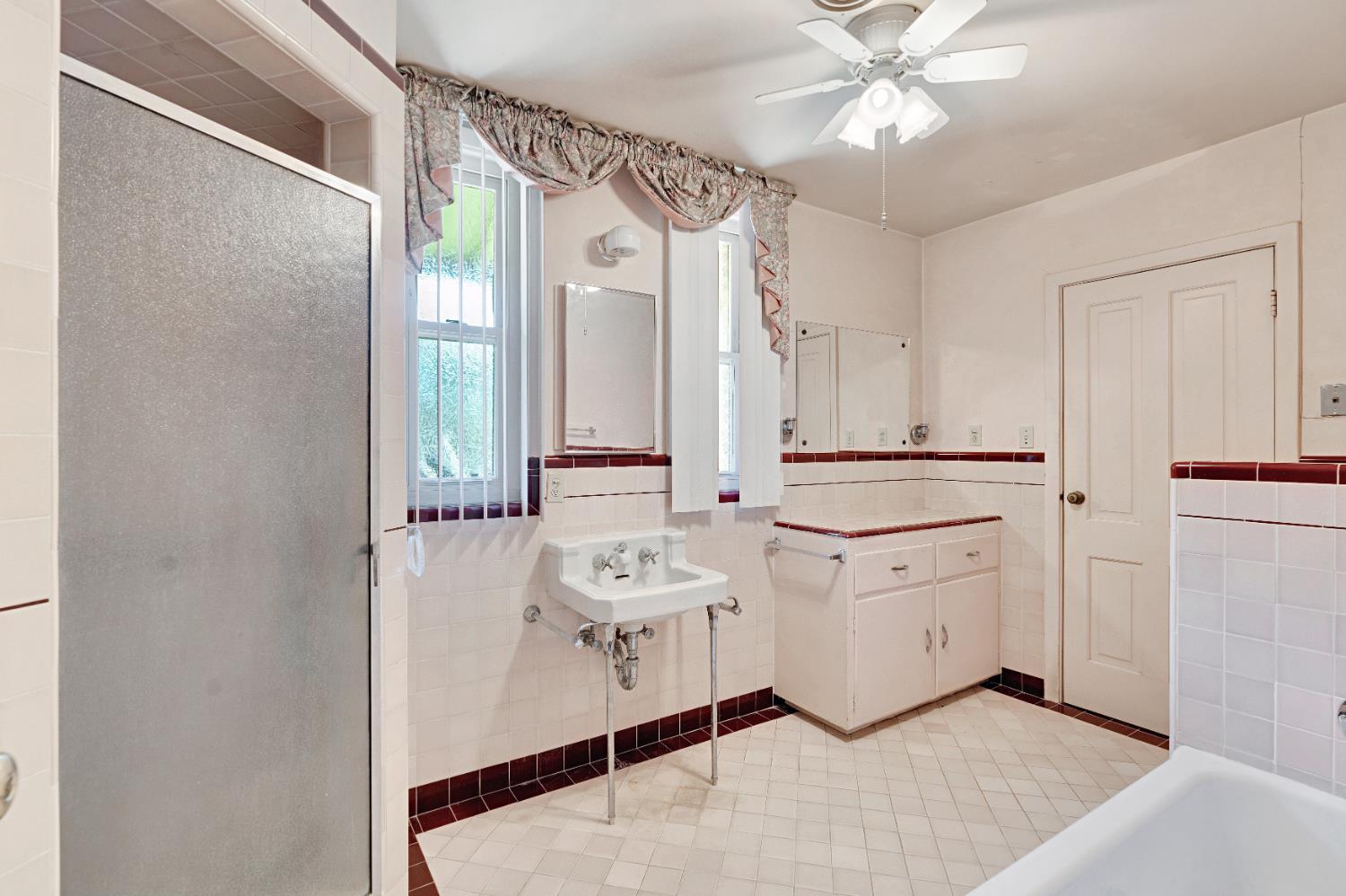 5309 E White Ave, Fresno, CA 93727
