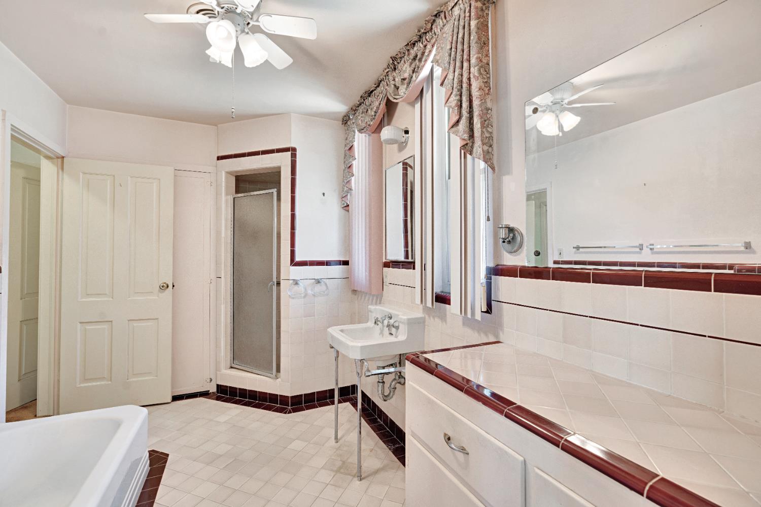 5309 E White Ave, Fresno, CA 93727
