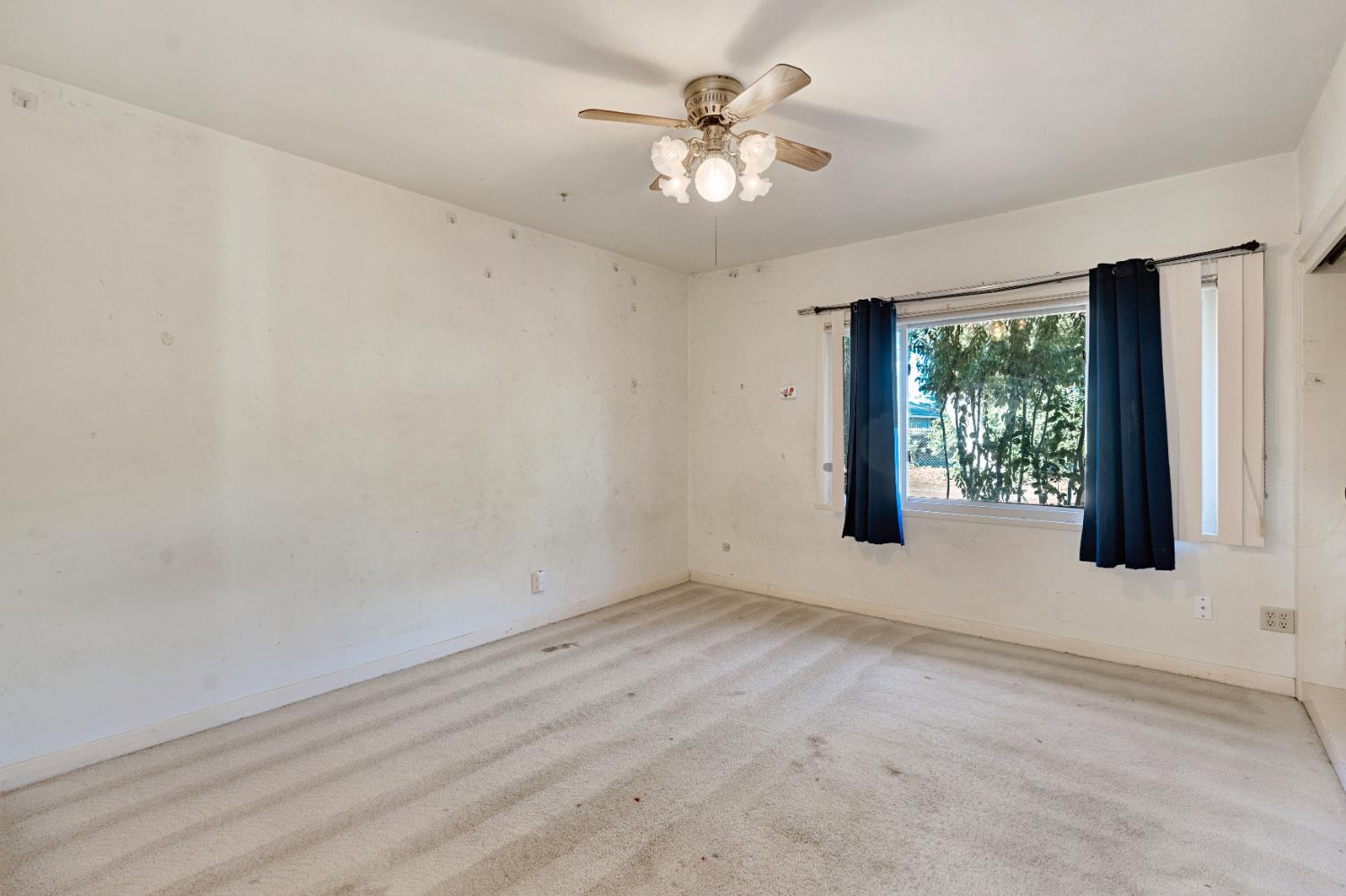 5309 E White Ave, Fresno, CA 93727