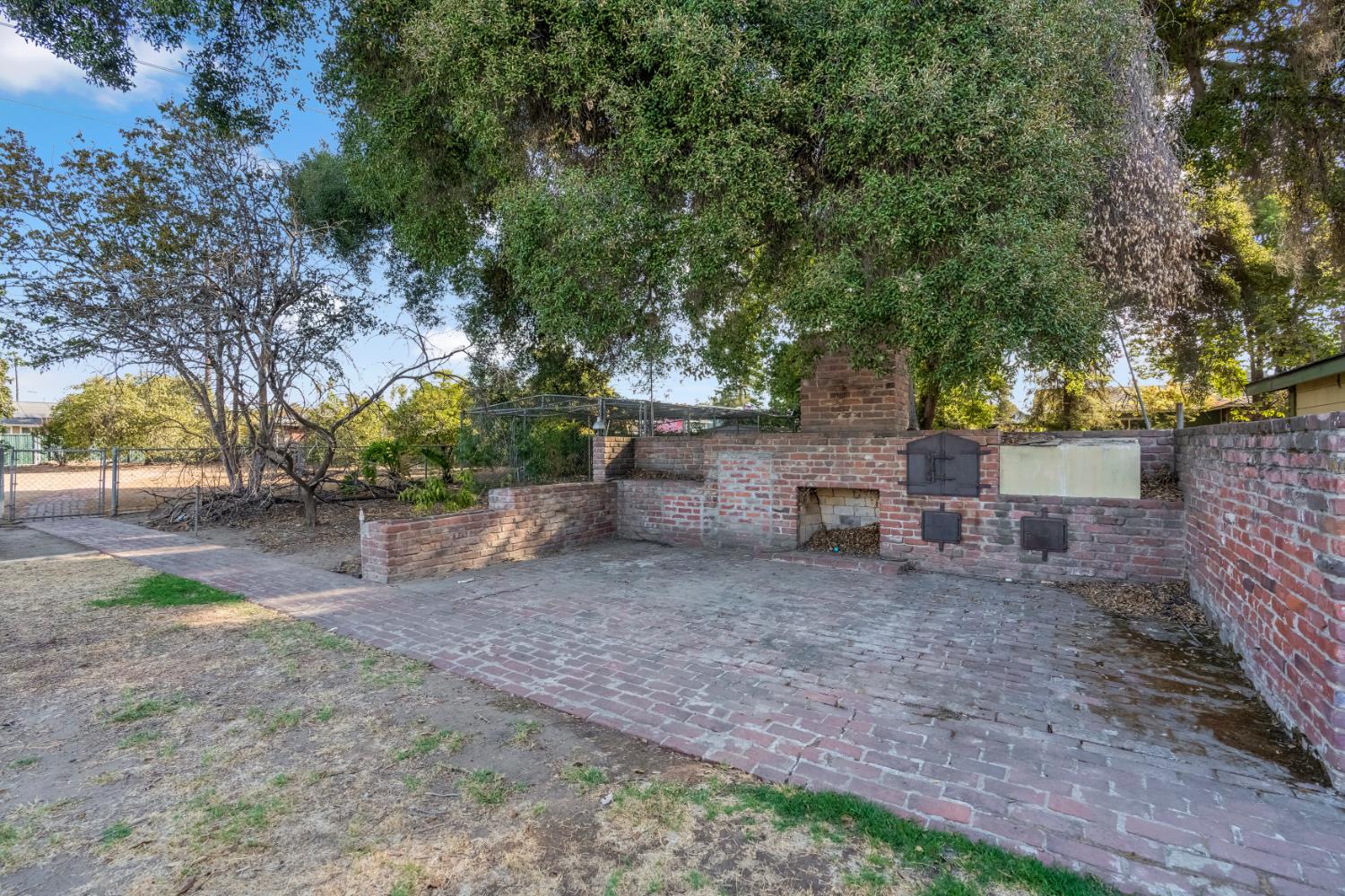 5309 E White Ave, Fresno, CA 93727