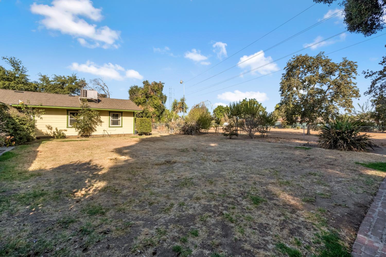 5309 E White Ave, Fresno, CA 93727