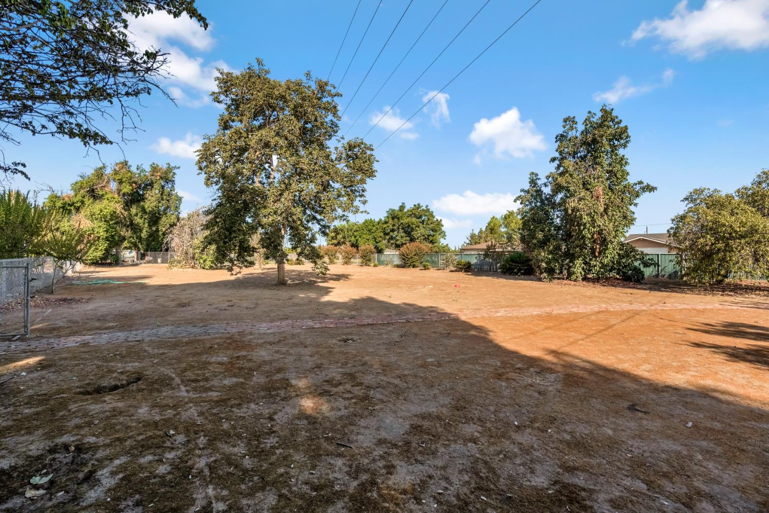 5309 E White Ave, Fresno, CA 93727