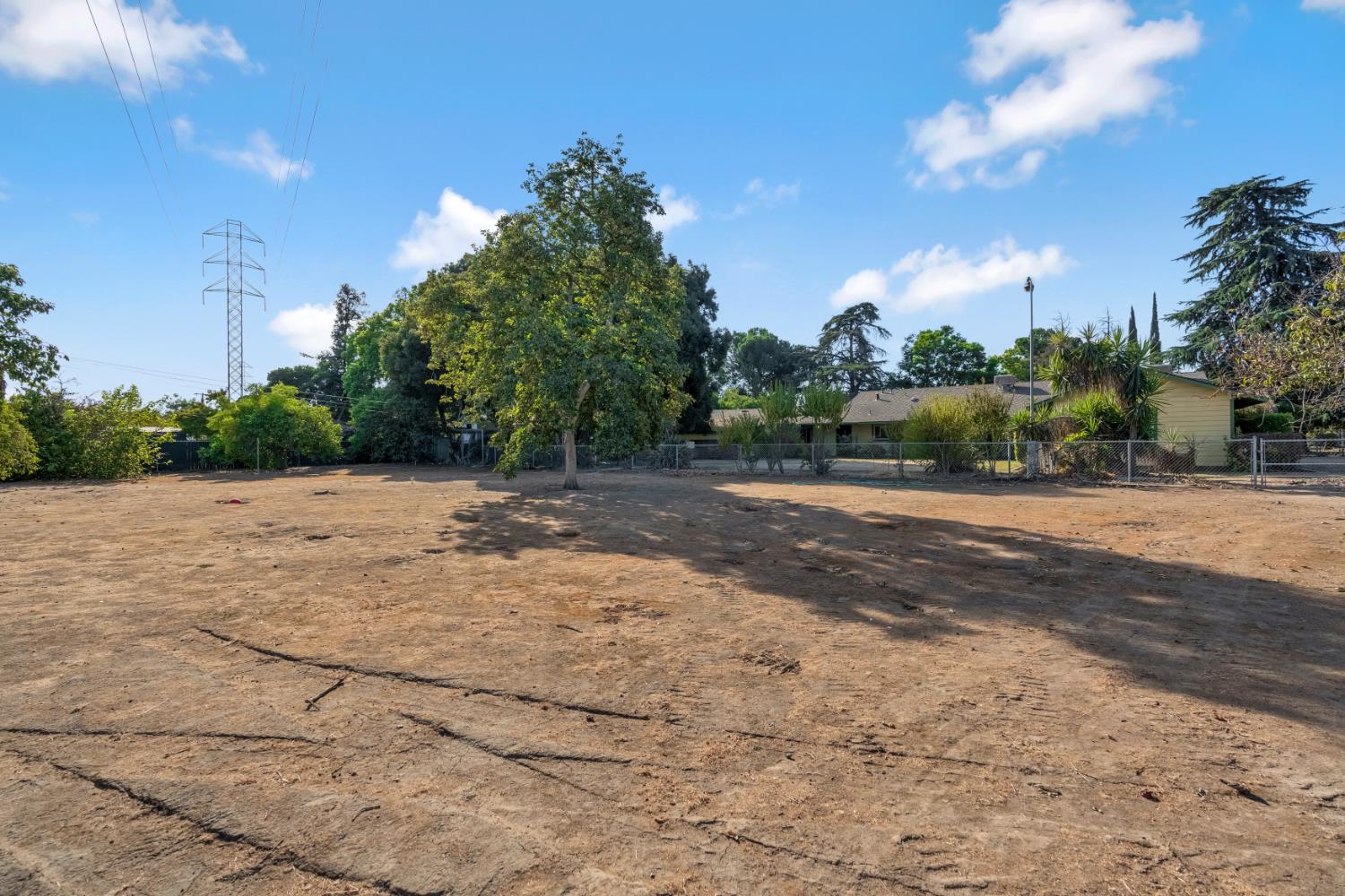 5309 E White Ave, Fresno, CA 93727