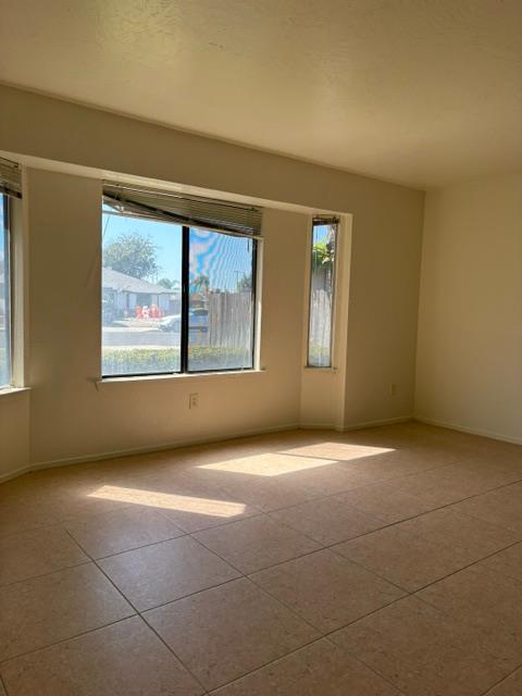 1151 Pontiac Ave, Clovis, CA 93612