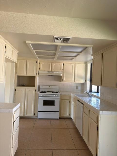 1151 Pontiac Ave, Clovis, CA 93612