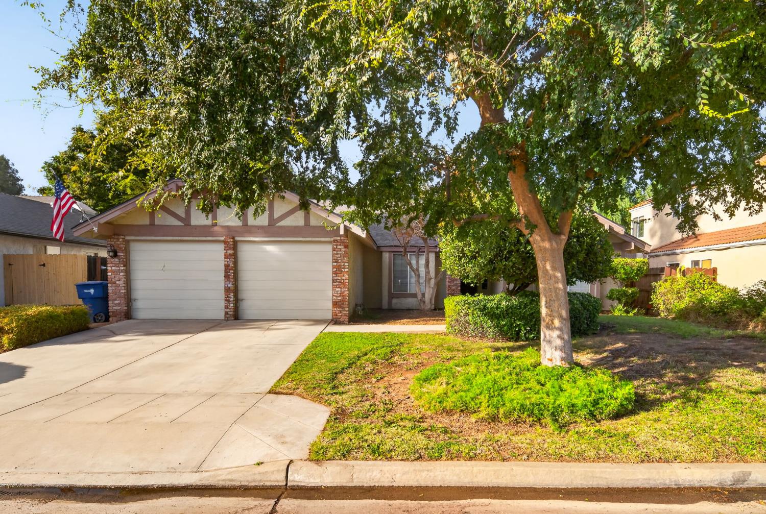 1554 E Utah Ave, Fresno, CA 93720