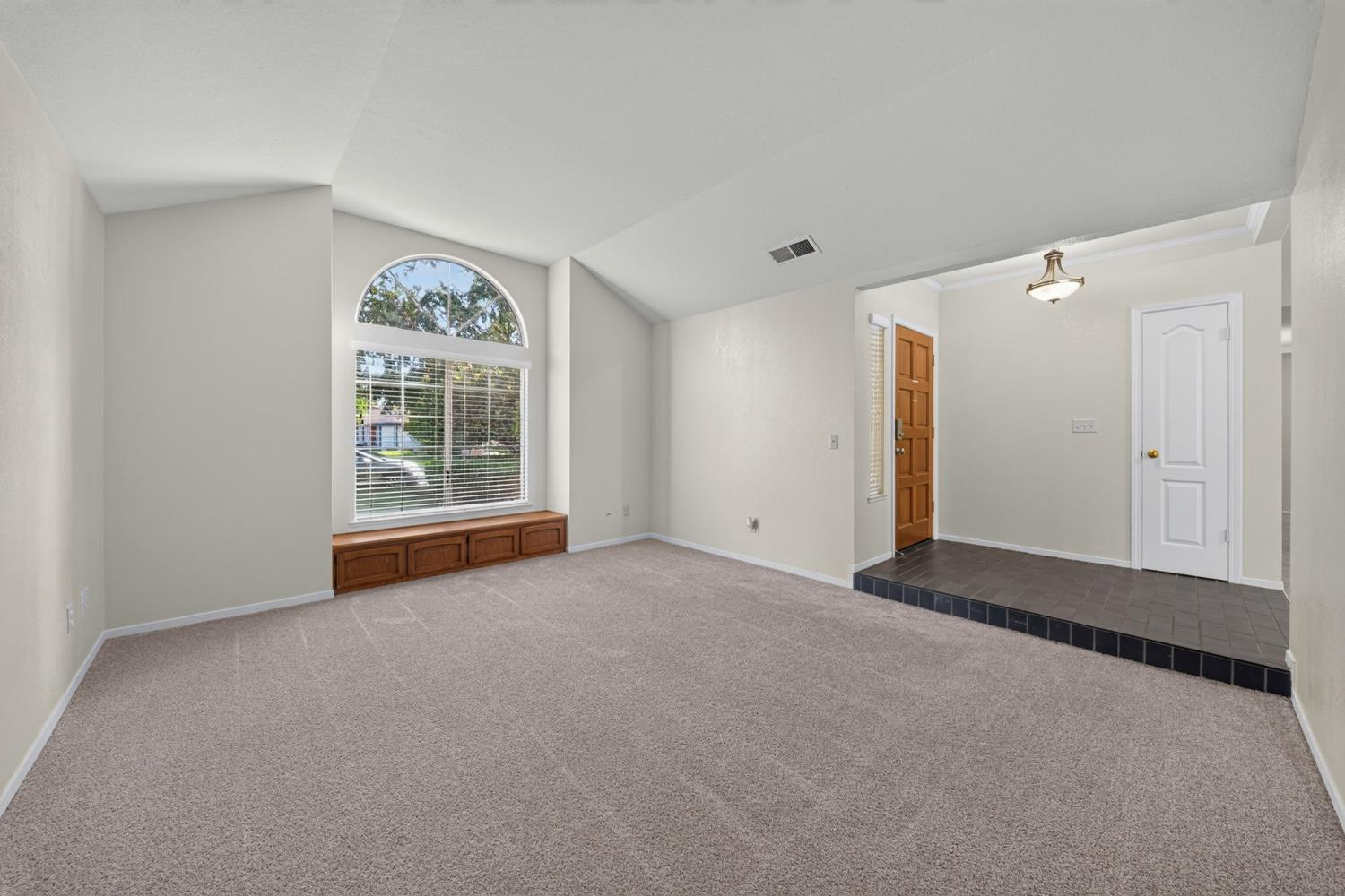 1554 E Utah Ave, Fresno, CA 93720