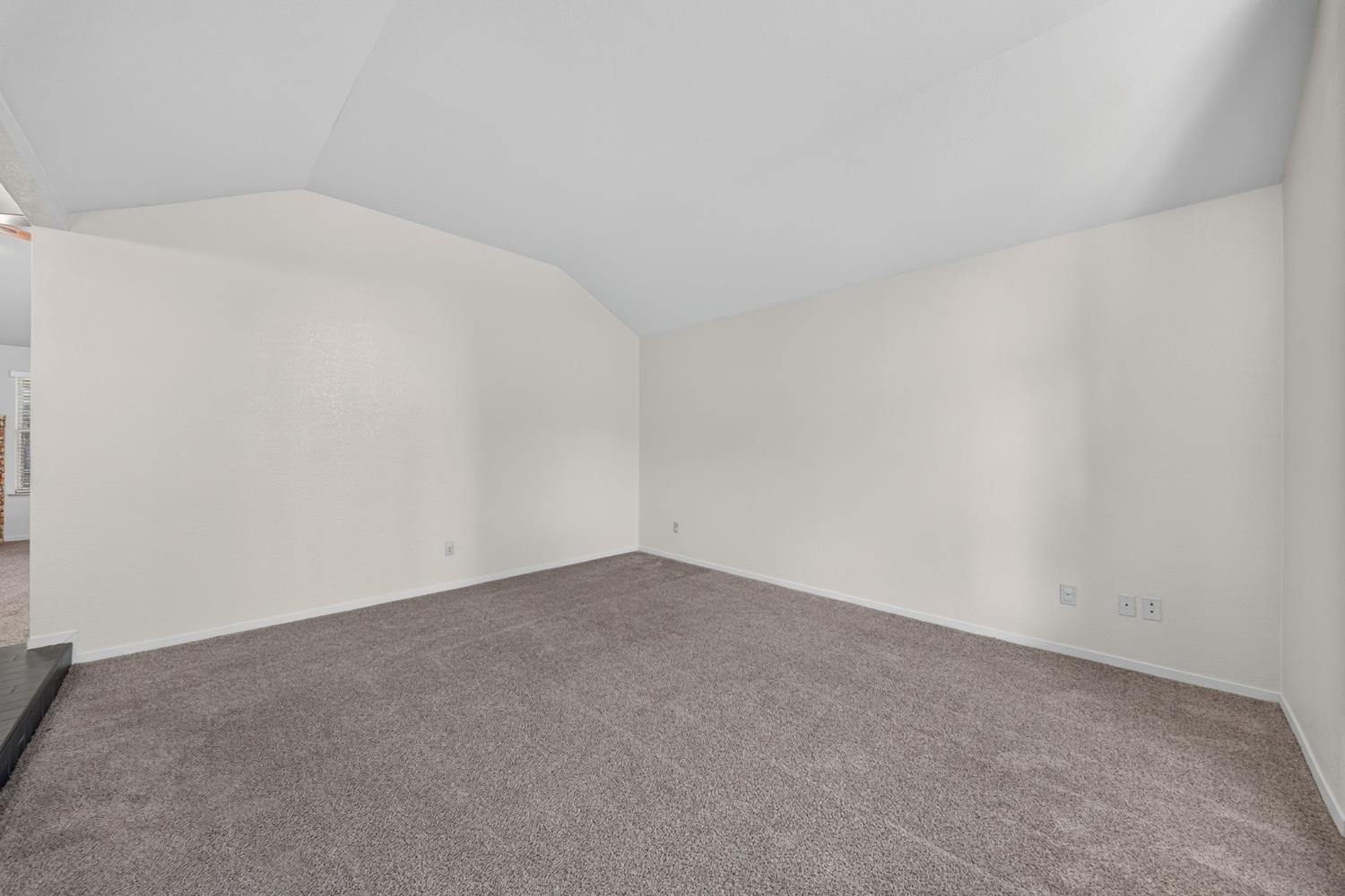 1554 E Utah Ave, Fresno, CA 93720