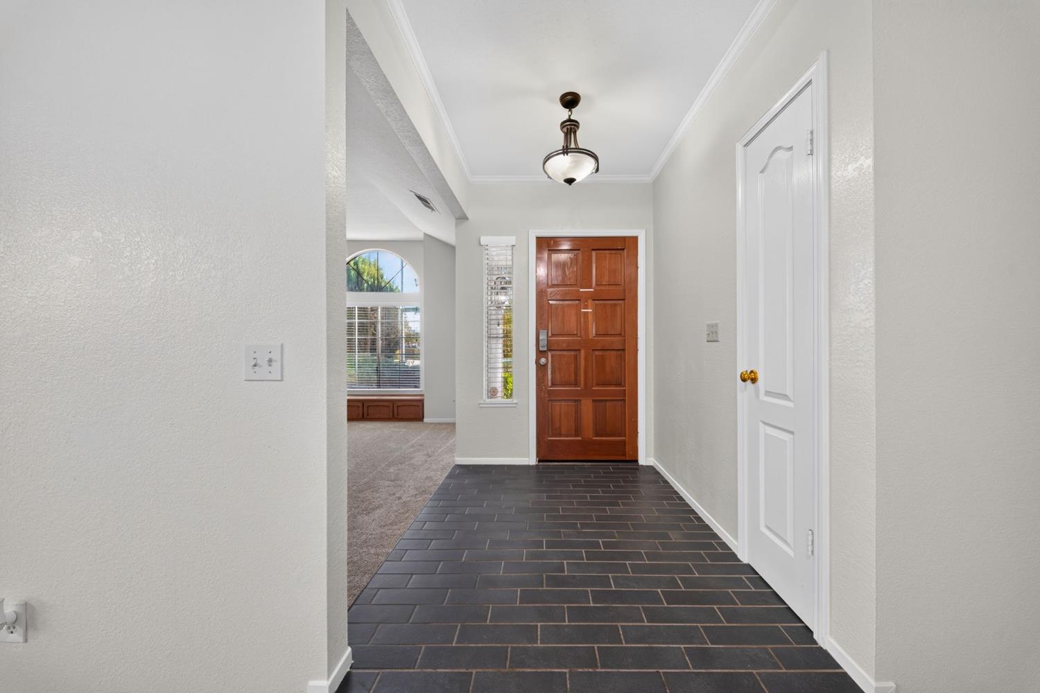 1554 E Utah Ave, Fresno, CA 93720