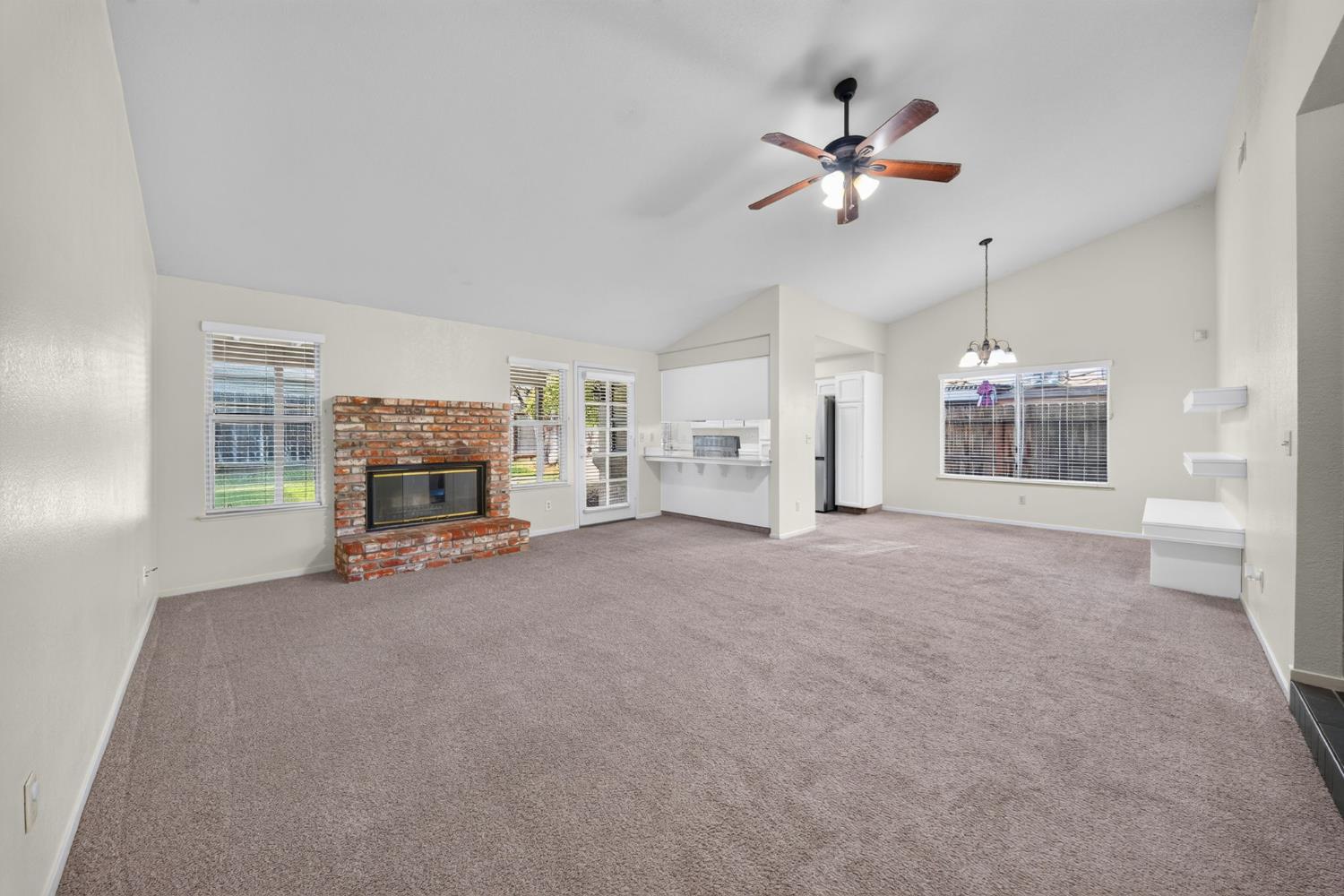 1554 E Utah Ave, Fresno, CA 93720