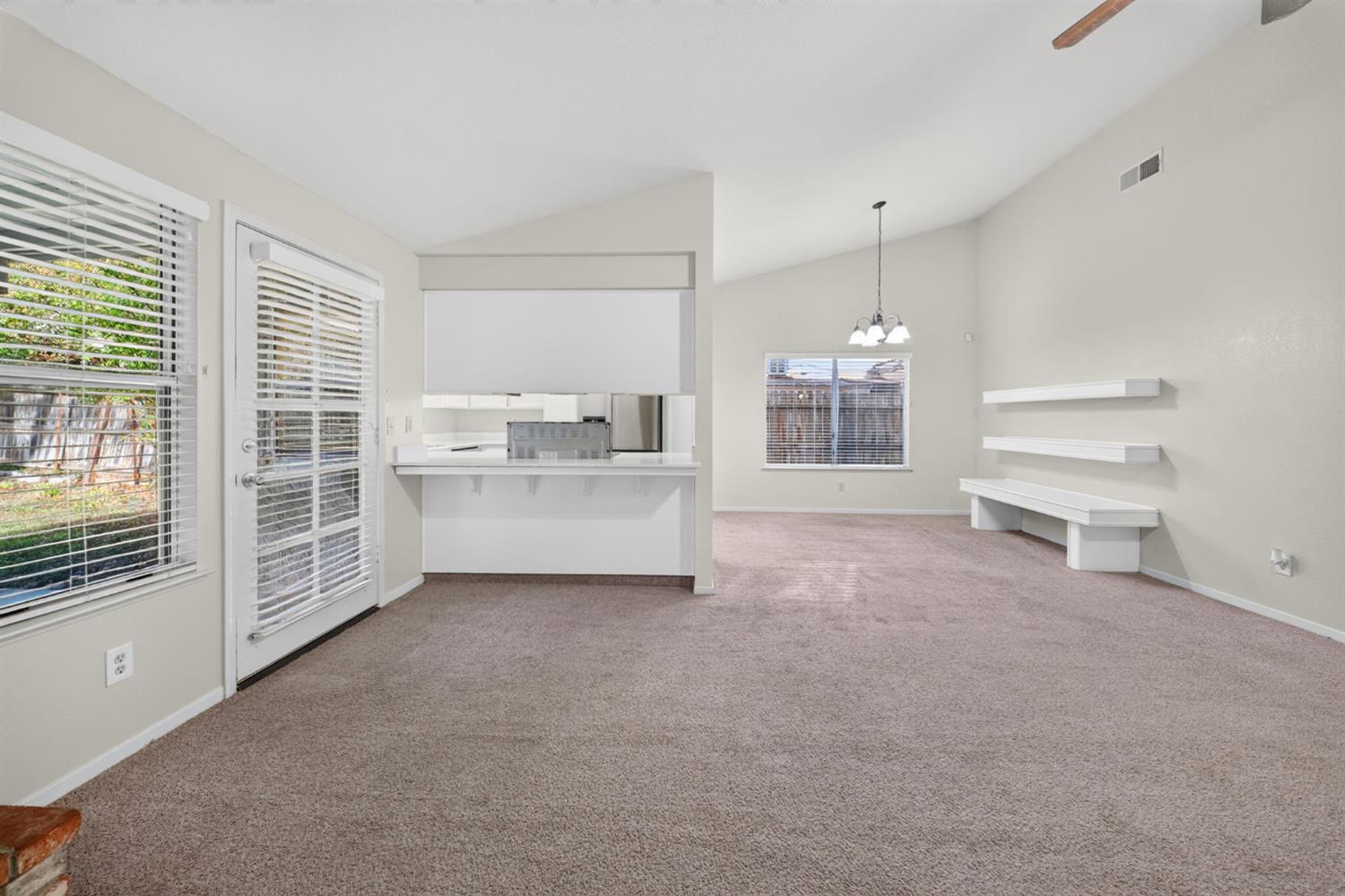 1554 E Utah Ave, Fresno, CA 93720