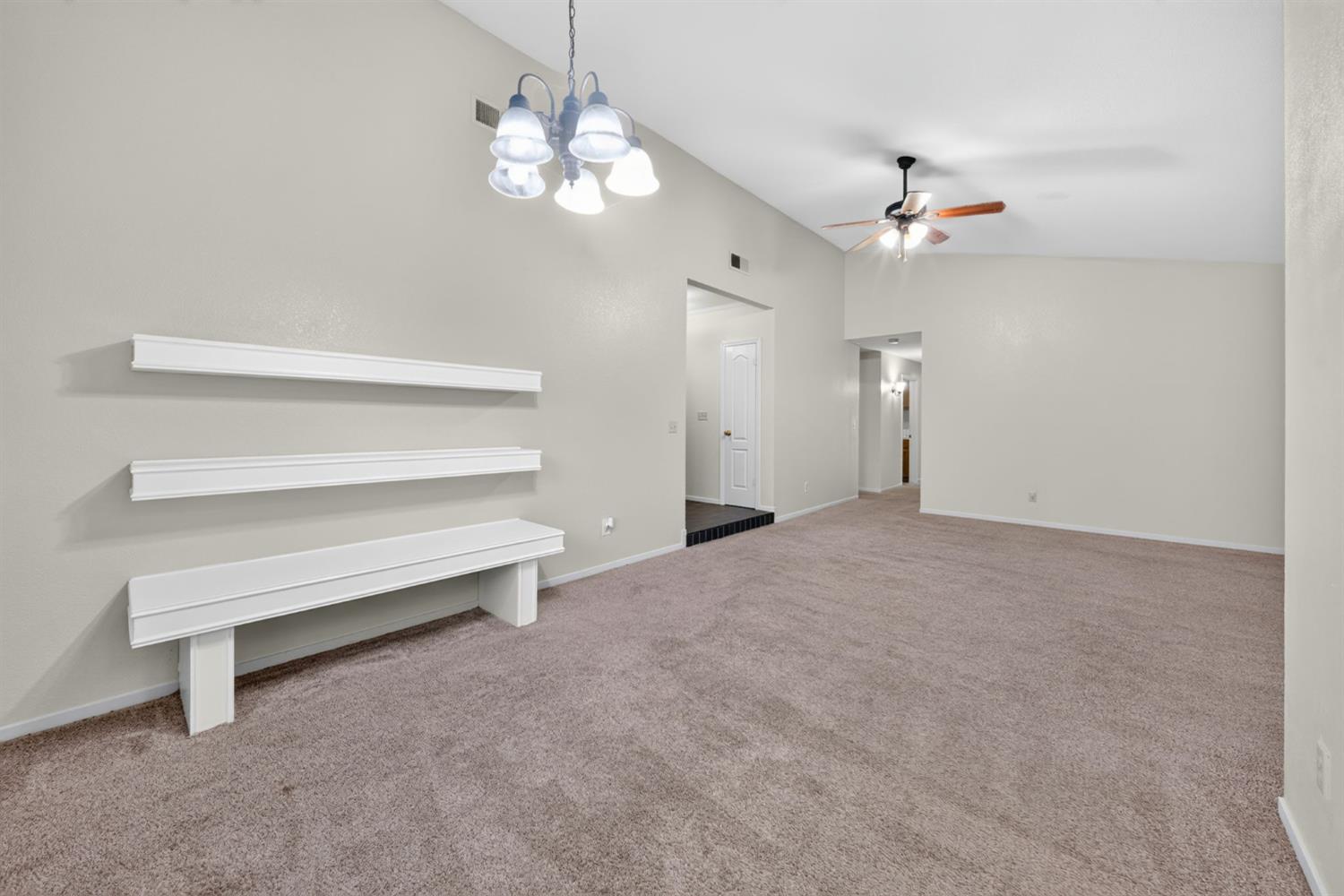 1554 E Utah Ave, Fresno, CA 93720