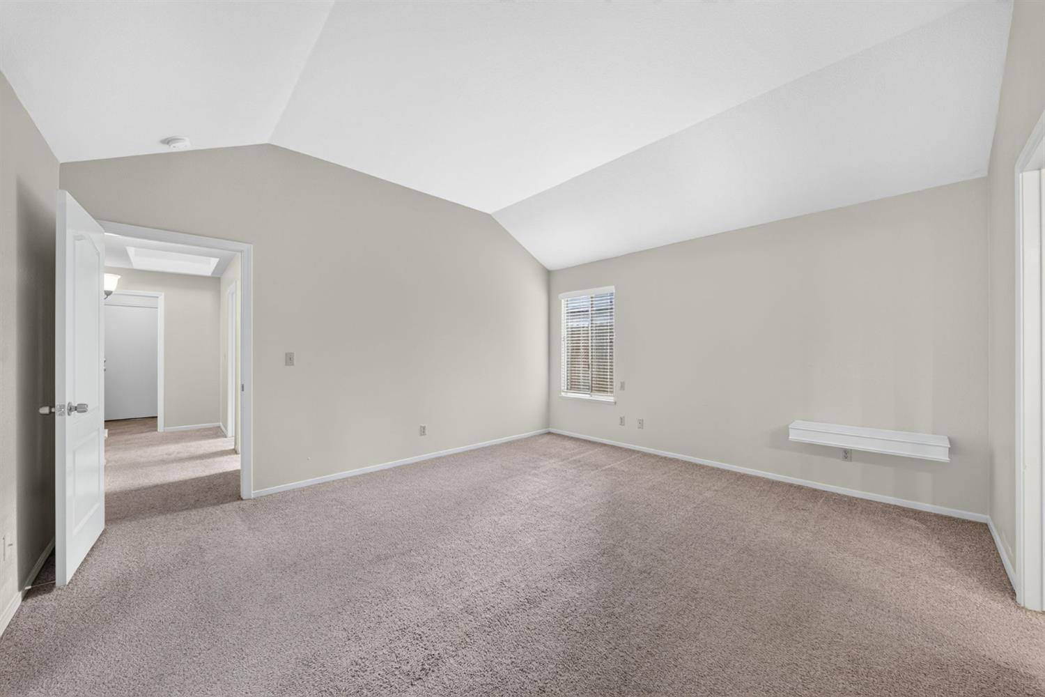 1554 E Utah Ave, Fresno, CA 93720