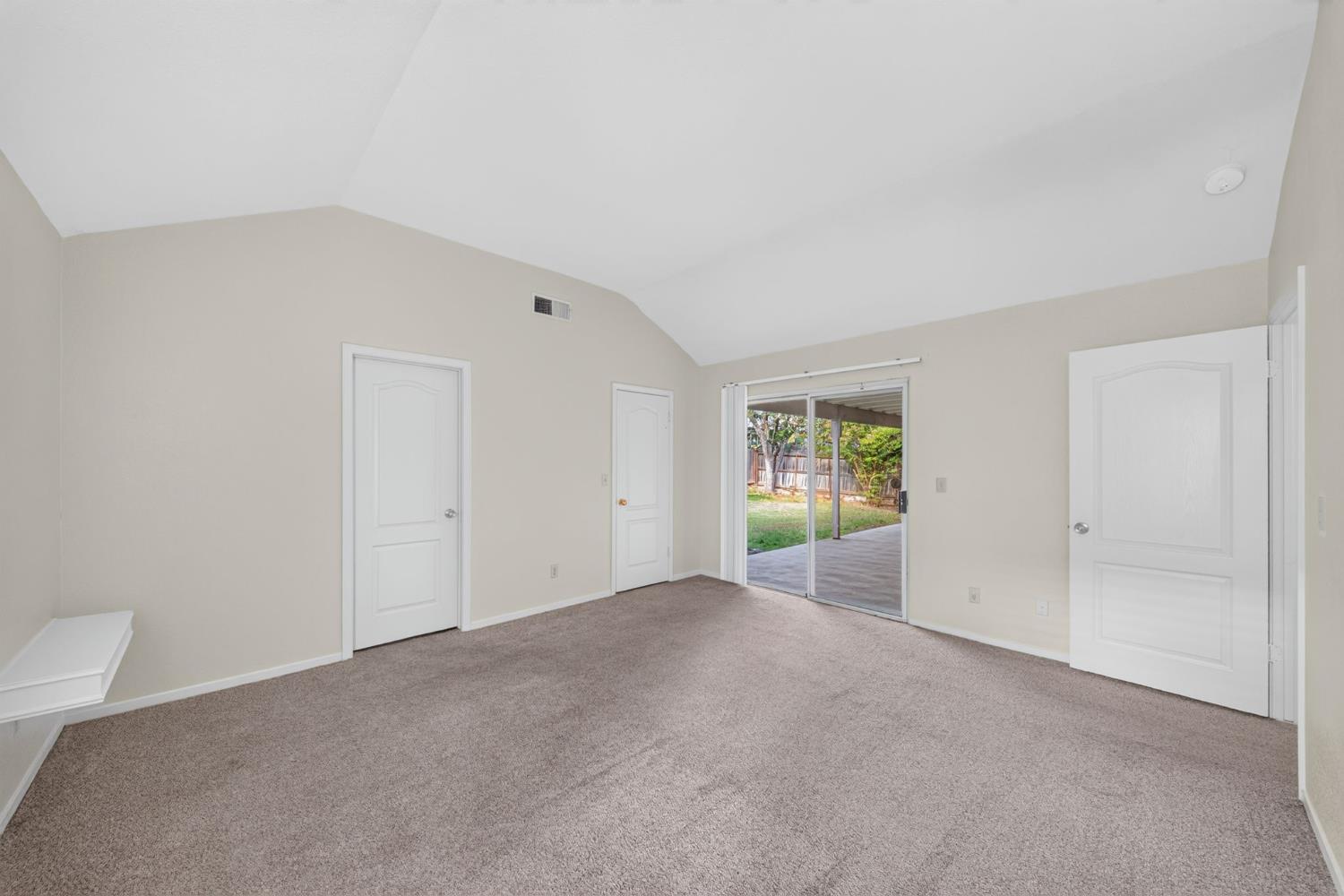 1554 E Utah Ave, Fresno, CA 93720