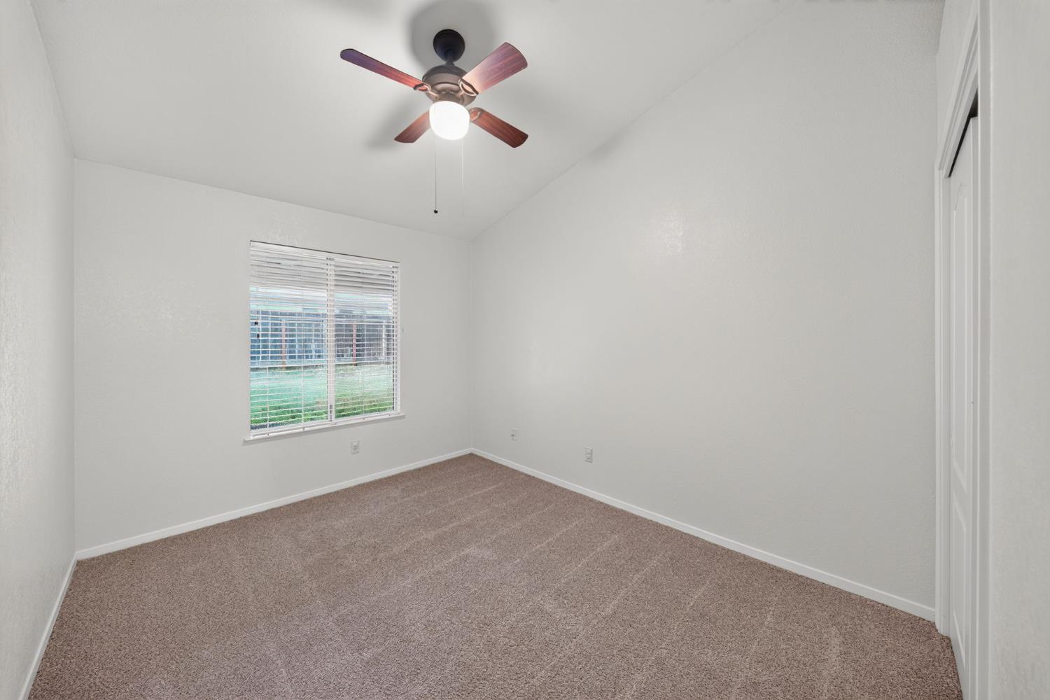 1554 E Utah Ave, Fresno, CA 93720