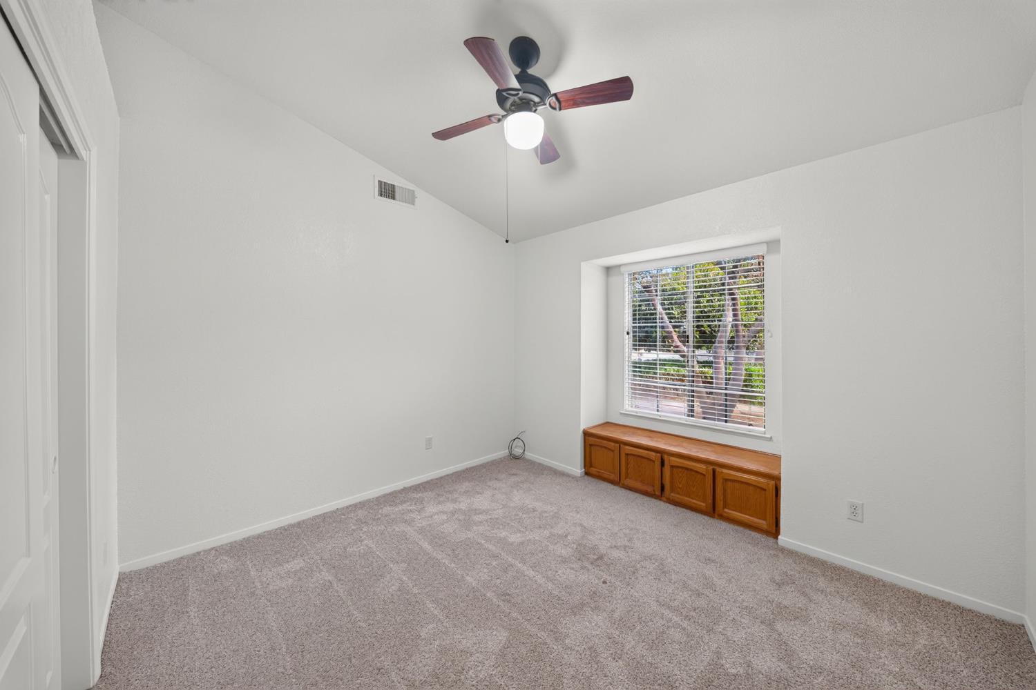1554 E Utah Ave, Fresno, CA 93720