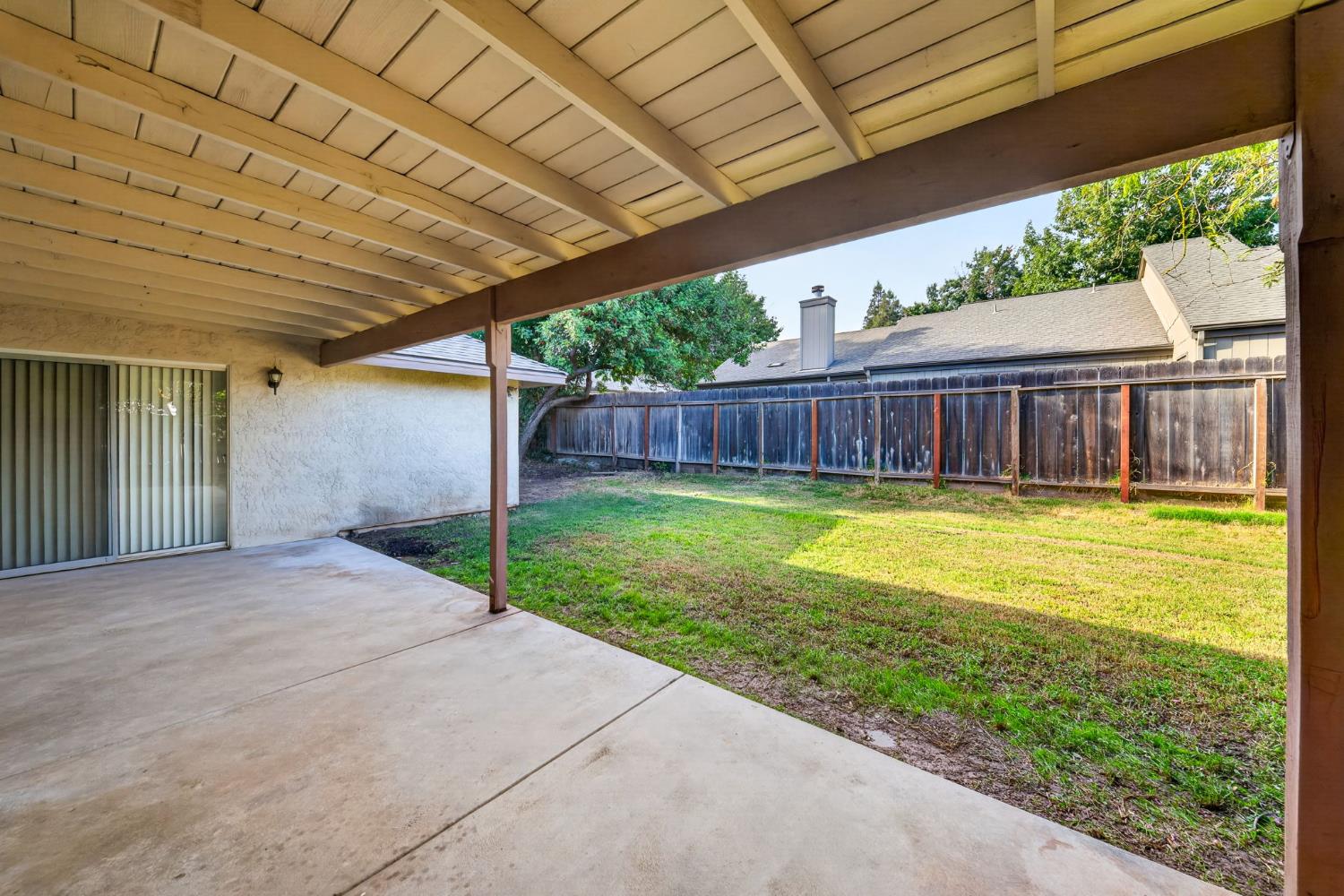 1554 E Utah Ave, Fresno, CA 93720