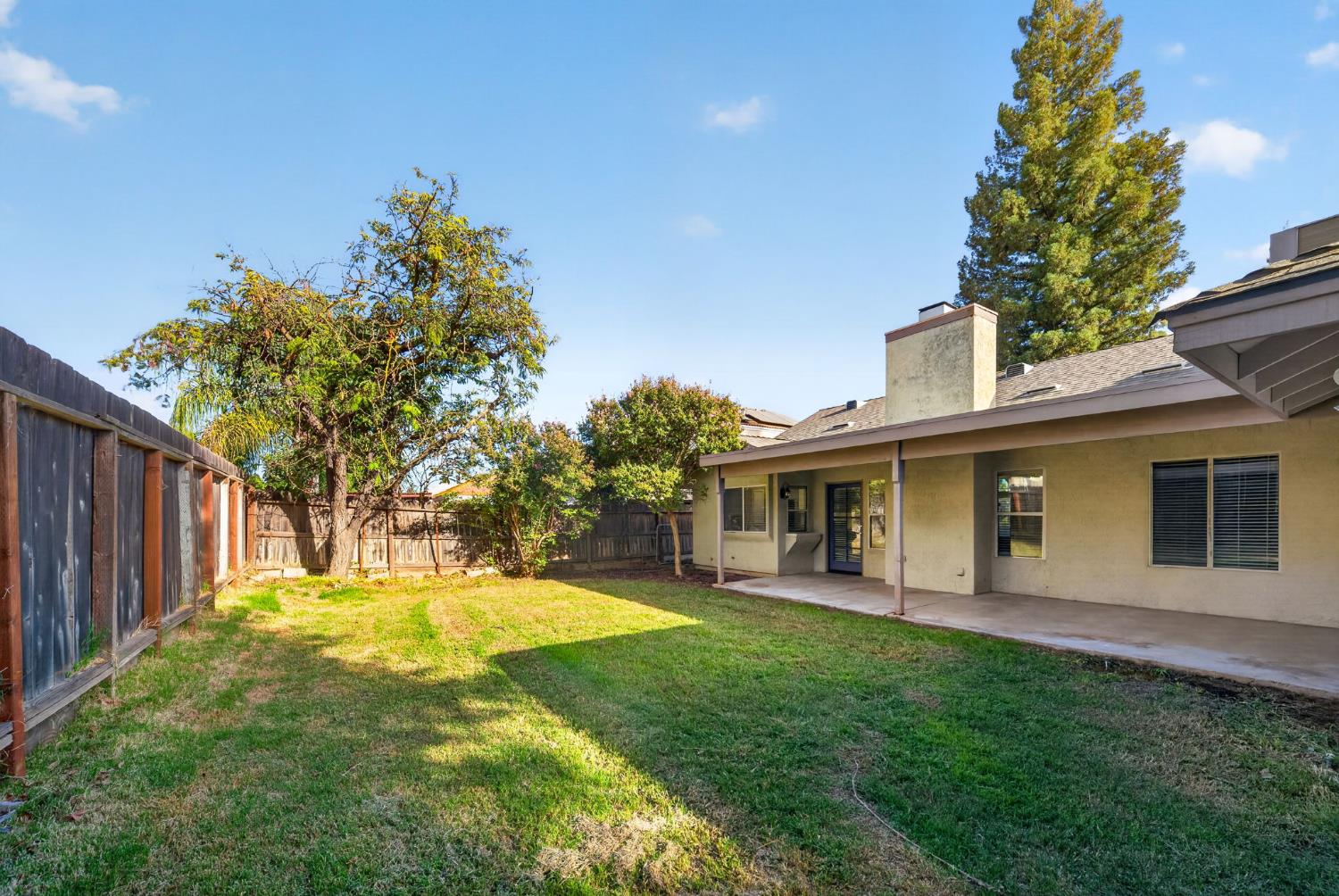 1554 E Utah Ave, Fresno, CA 93720