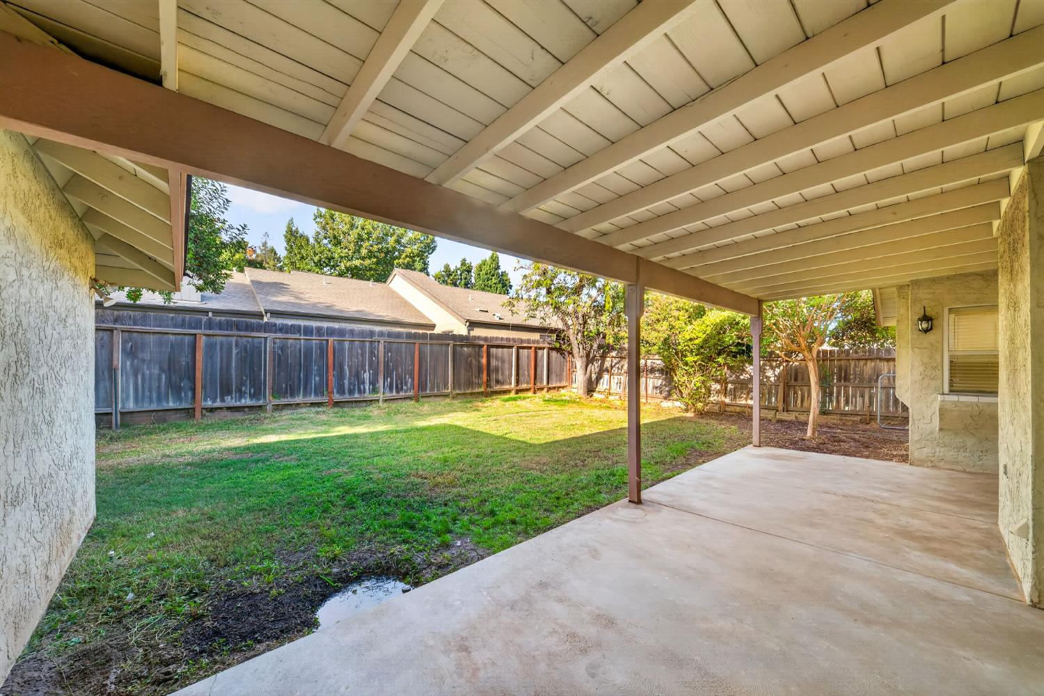 1554 E Utah Ave, Fresno, CA 93720