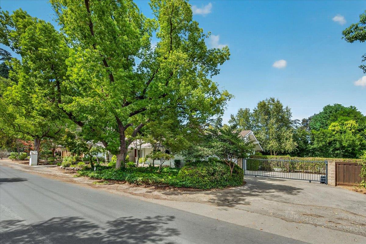 505 E Swift Ave, Fresno, CA 93704