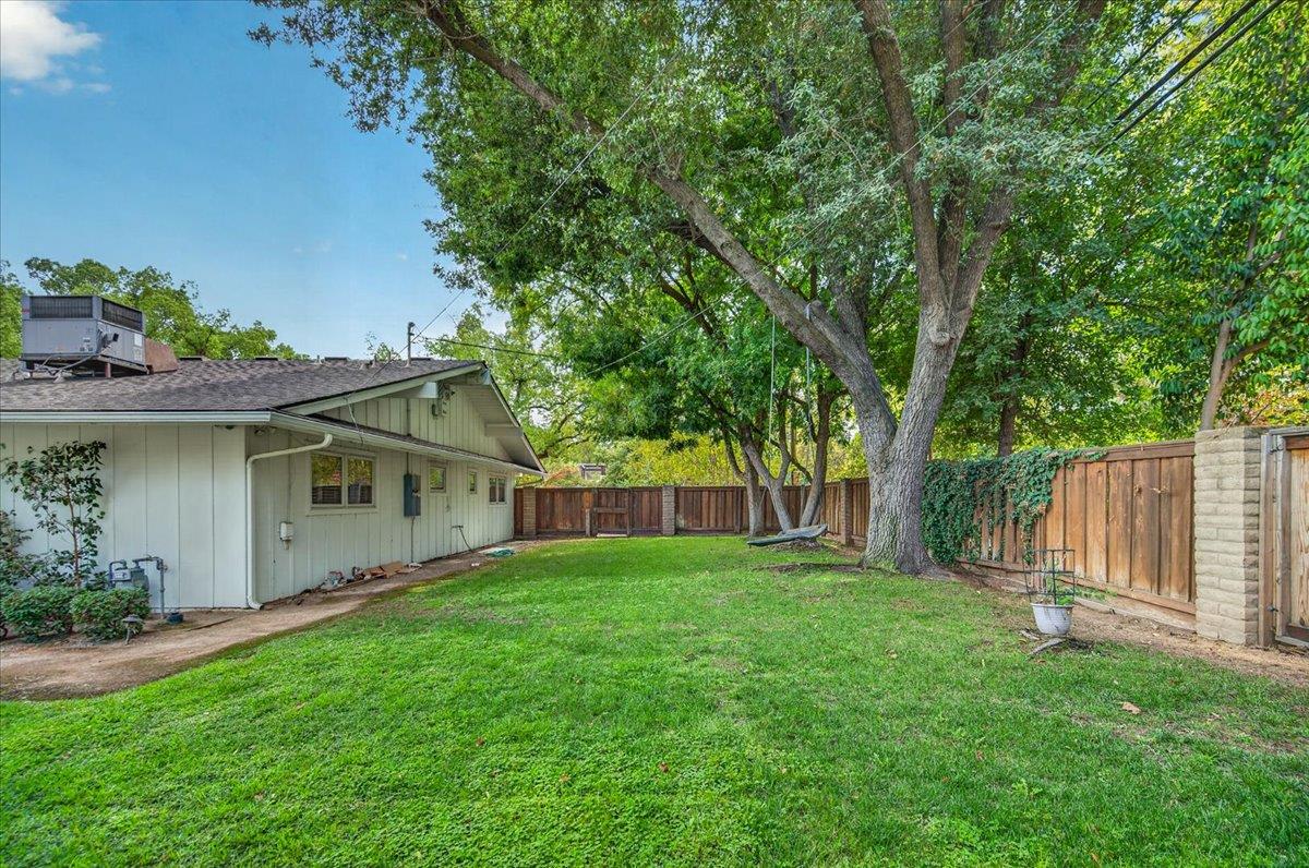 505 E Swift Ave, Fresno, CA 93704